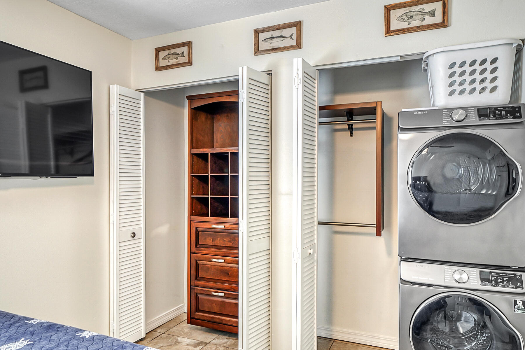 FINISTERRA CONDO - Residential