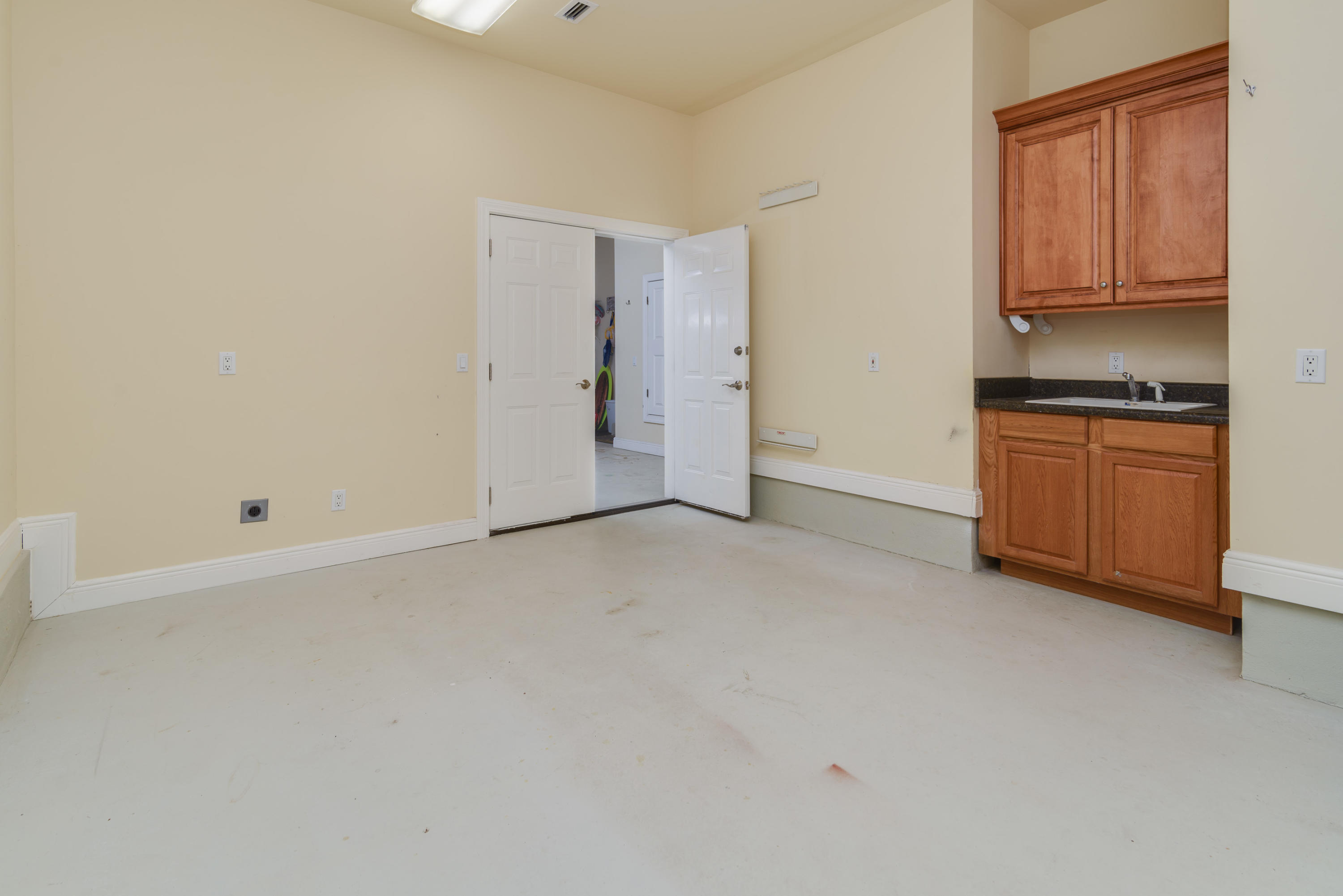 TANG-O-MAR S/D UNREC - Residential