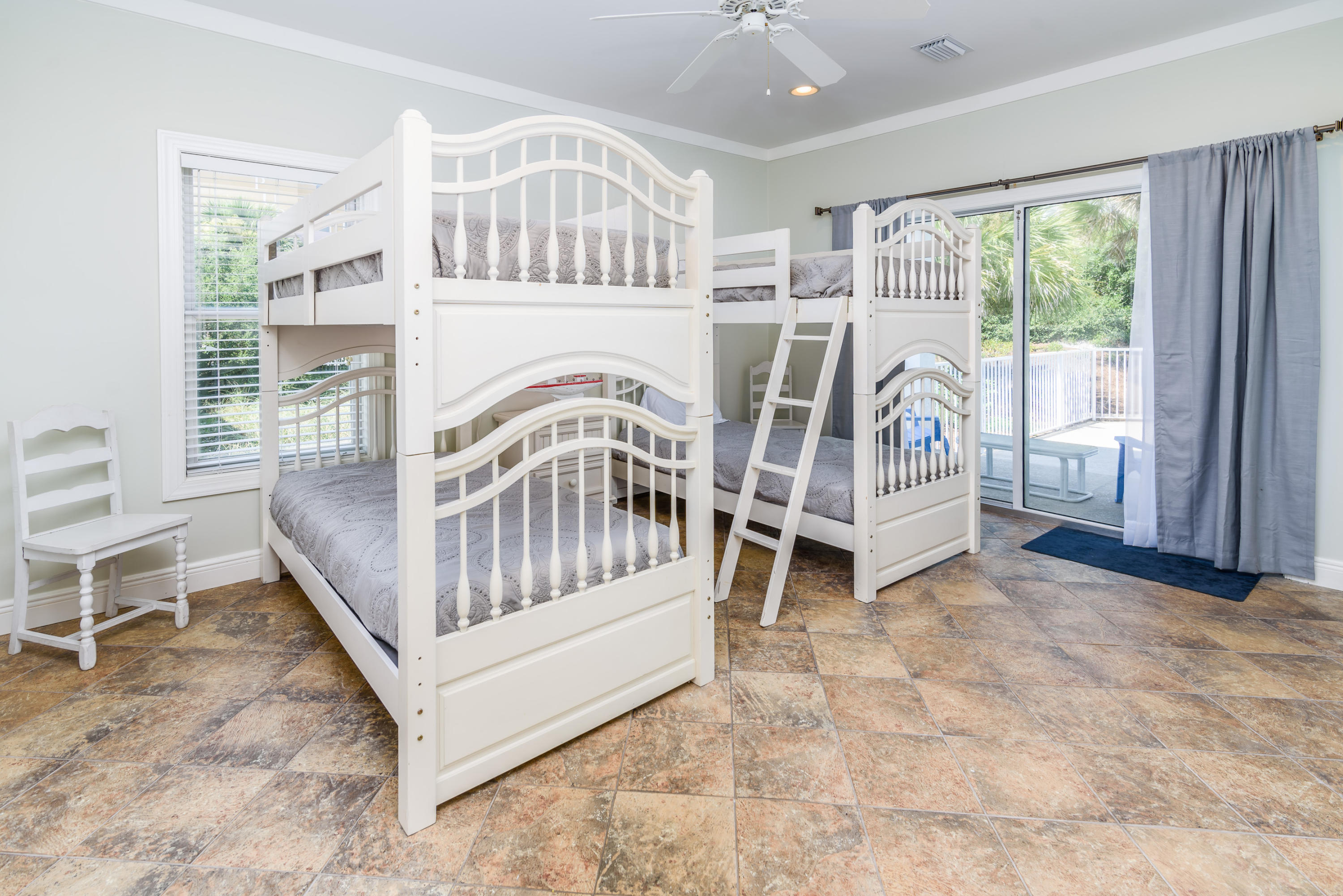 TANG-O-MAR S/D UNREC - Residential