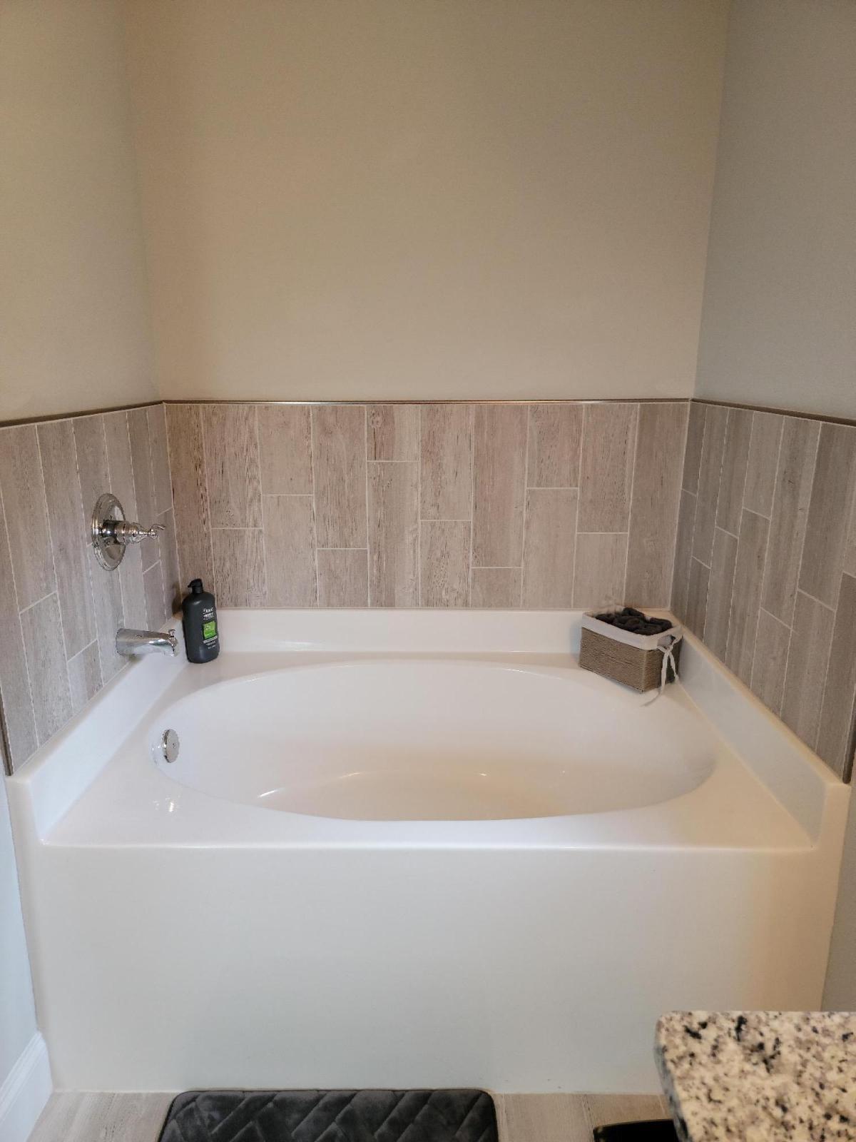 CHANAN ESTATES 1ST ADDN - Residential Lease