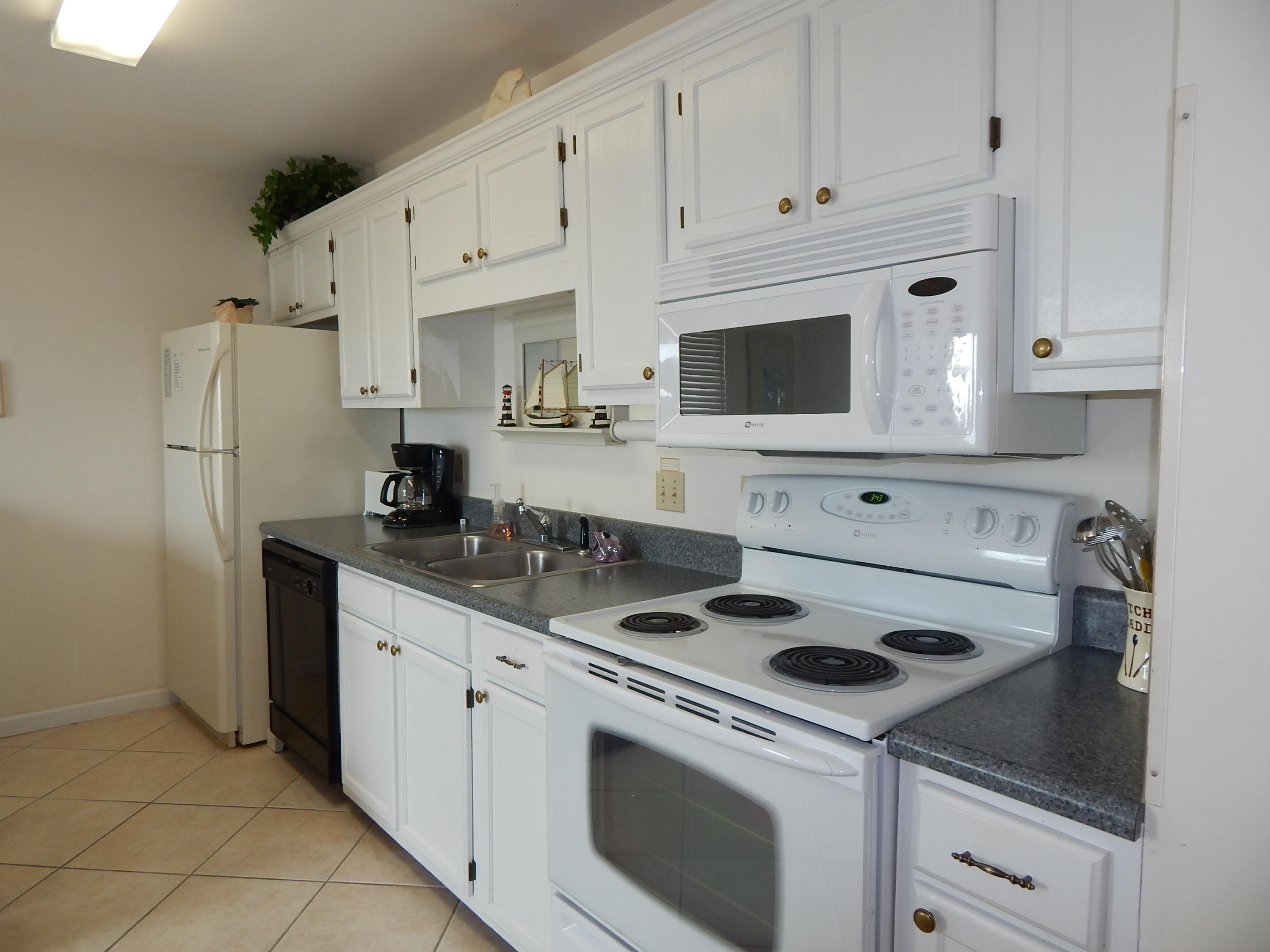 INLET DUNES CONDO PH 2 - Residential