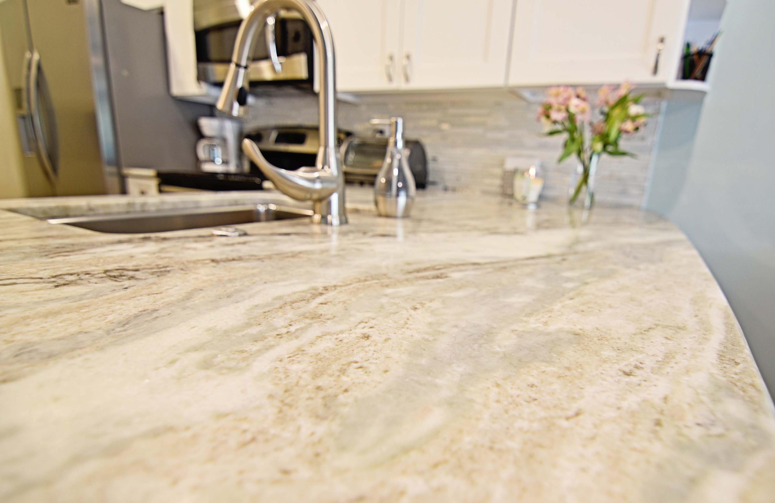 LAKESIDE CONDO AT BLUEWATER BAY - Residential