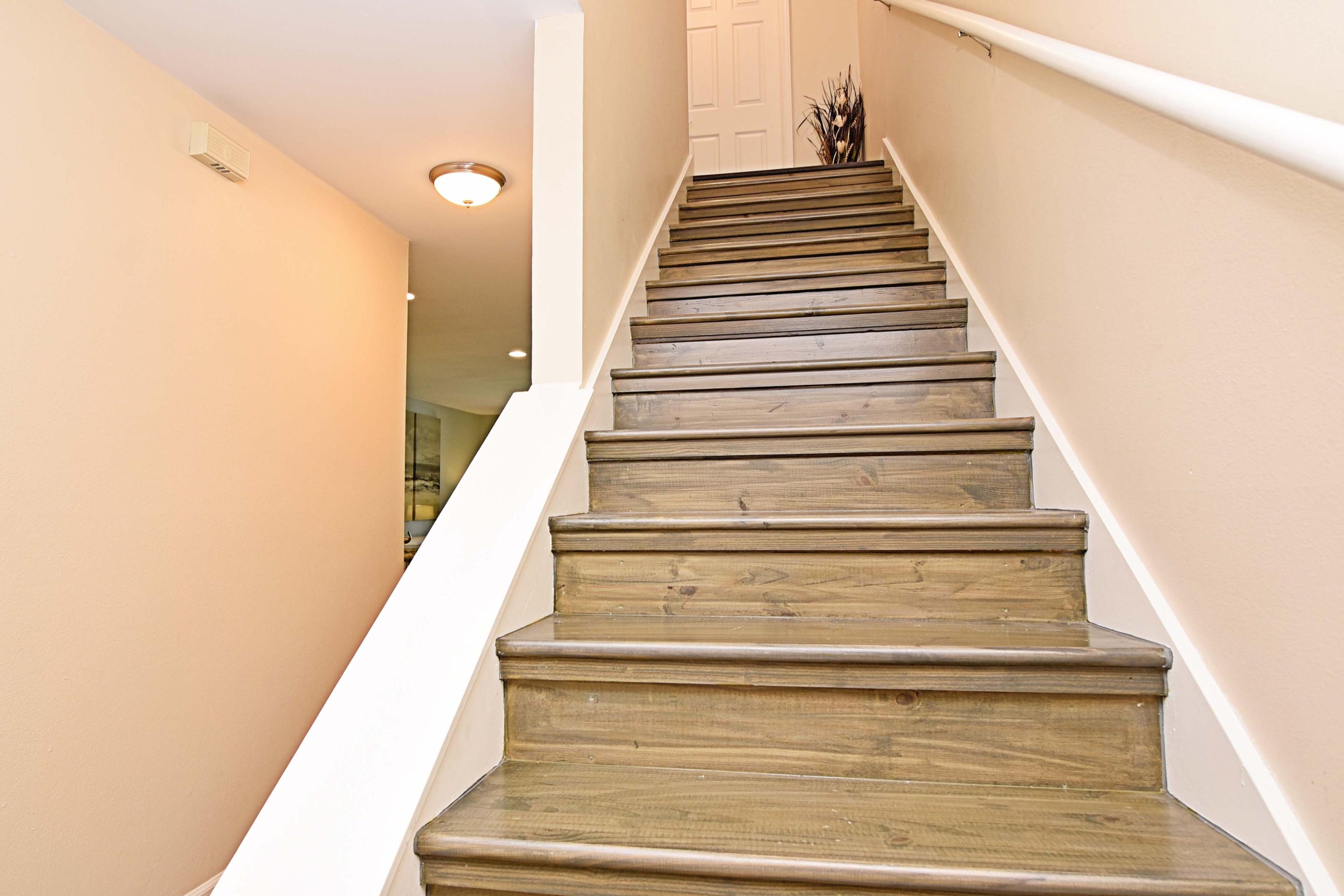 LAKESIDE CONDO AT BLUEWATER BAY - Residential