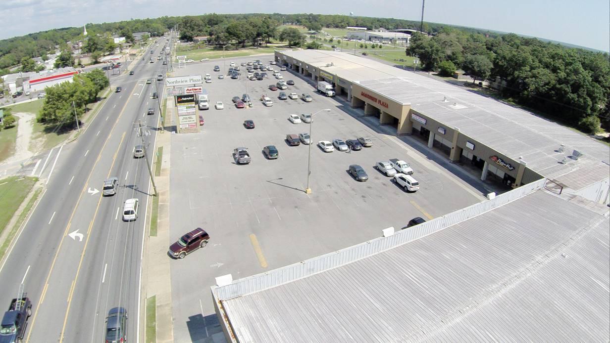 This unit is located in the Northview Plaza on Ferdon Blvd. It features 800 sqft of retail space with space on the marquee and on the building in a high traffic area.