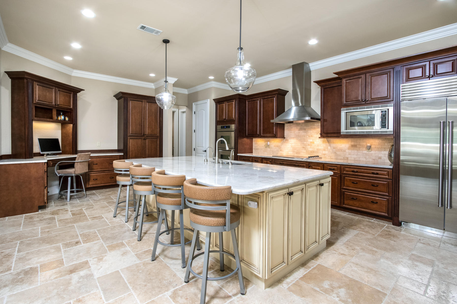 BAYTOWNE AVE EAST - Residential