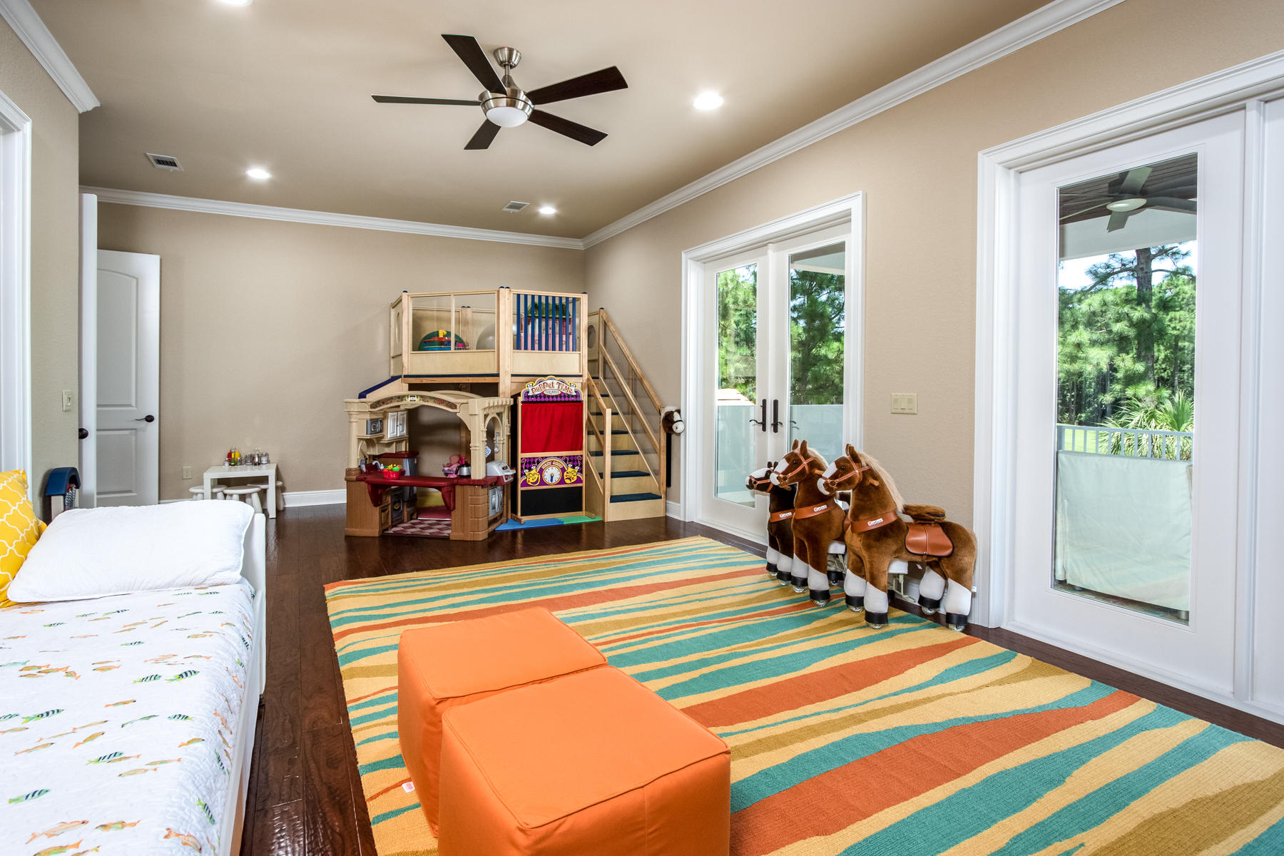 BAYTOWNE AVE EAST - Residential