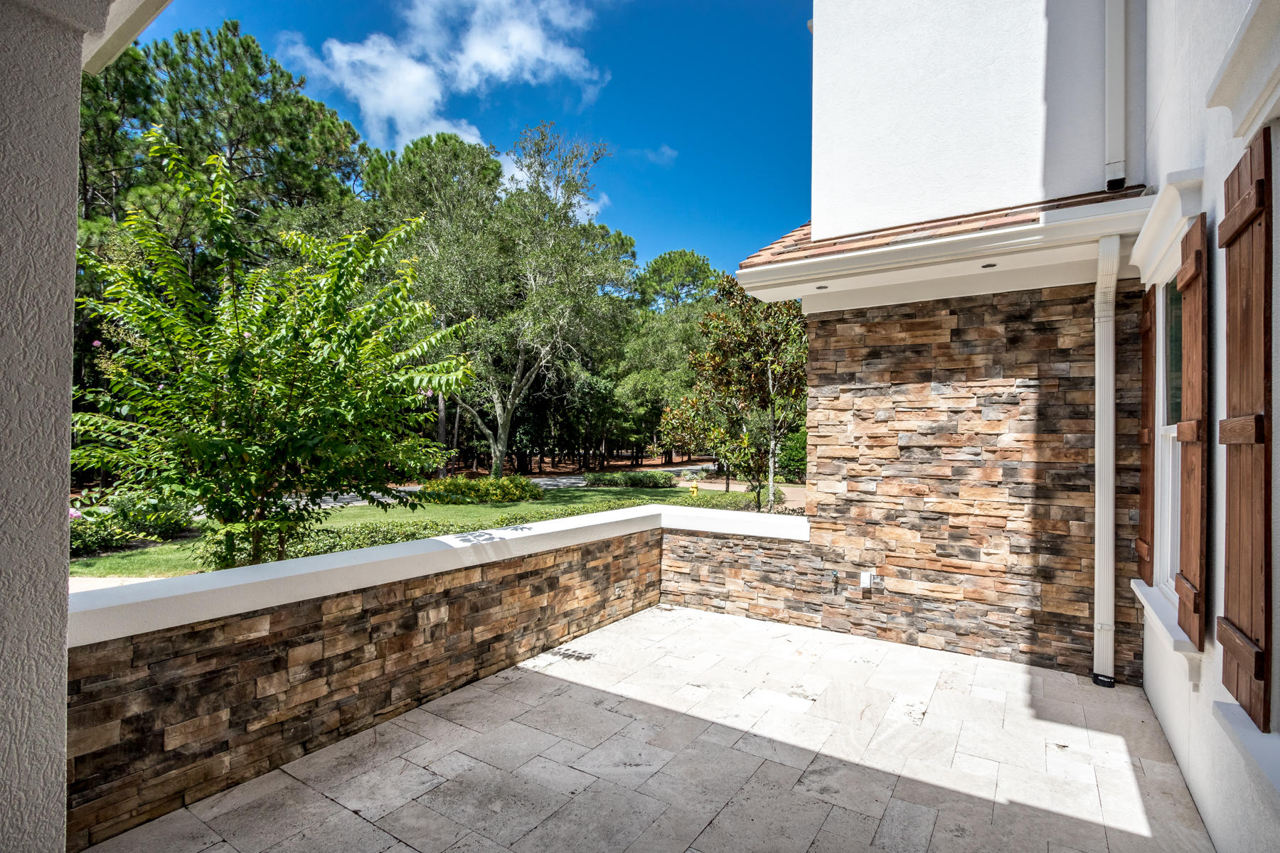 BAYTOWNE AVE EAST - Residential