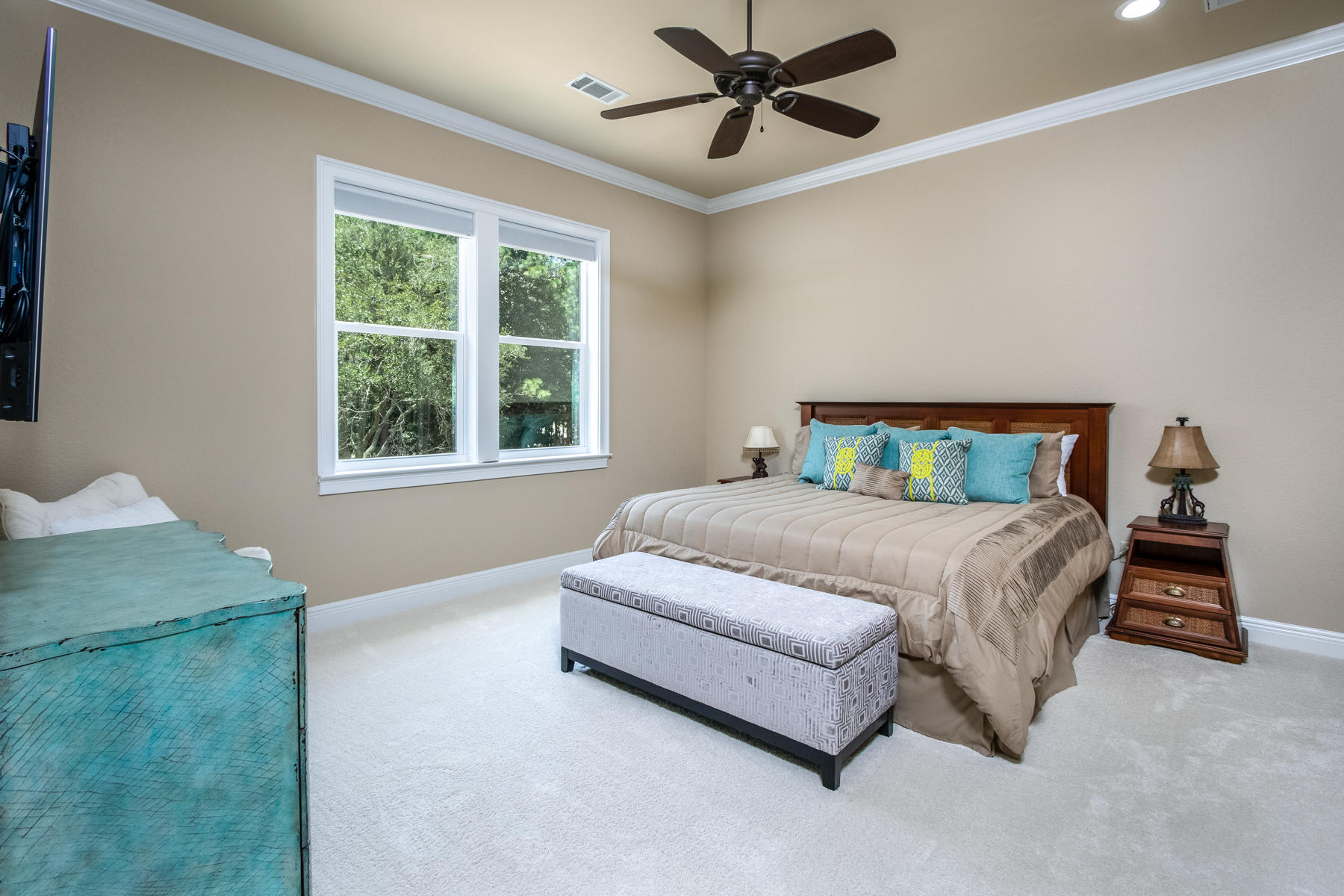 BAYTOWNE AVE EAST - Residential