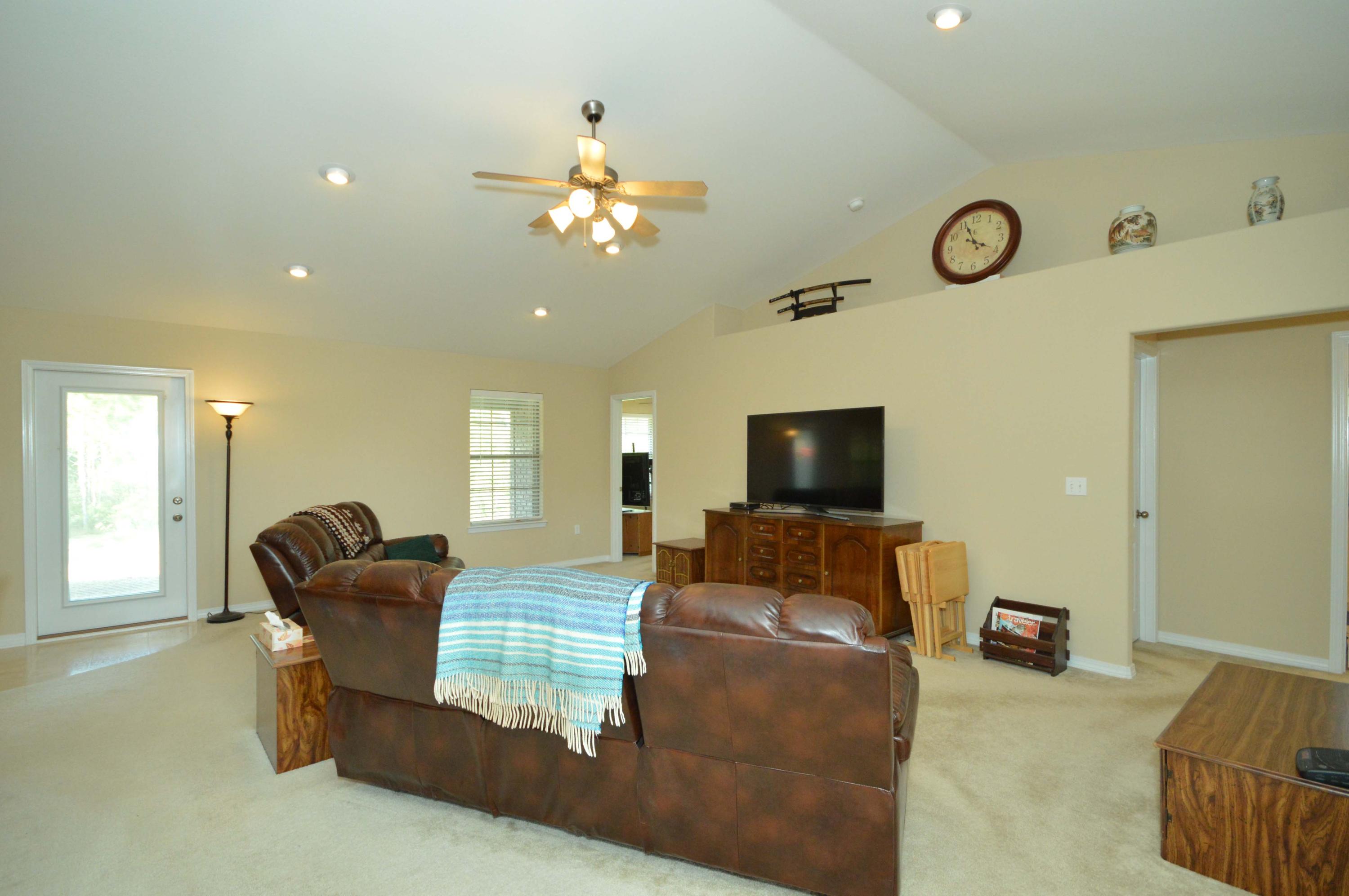 CREETWOOD VILLAGE - Residential