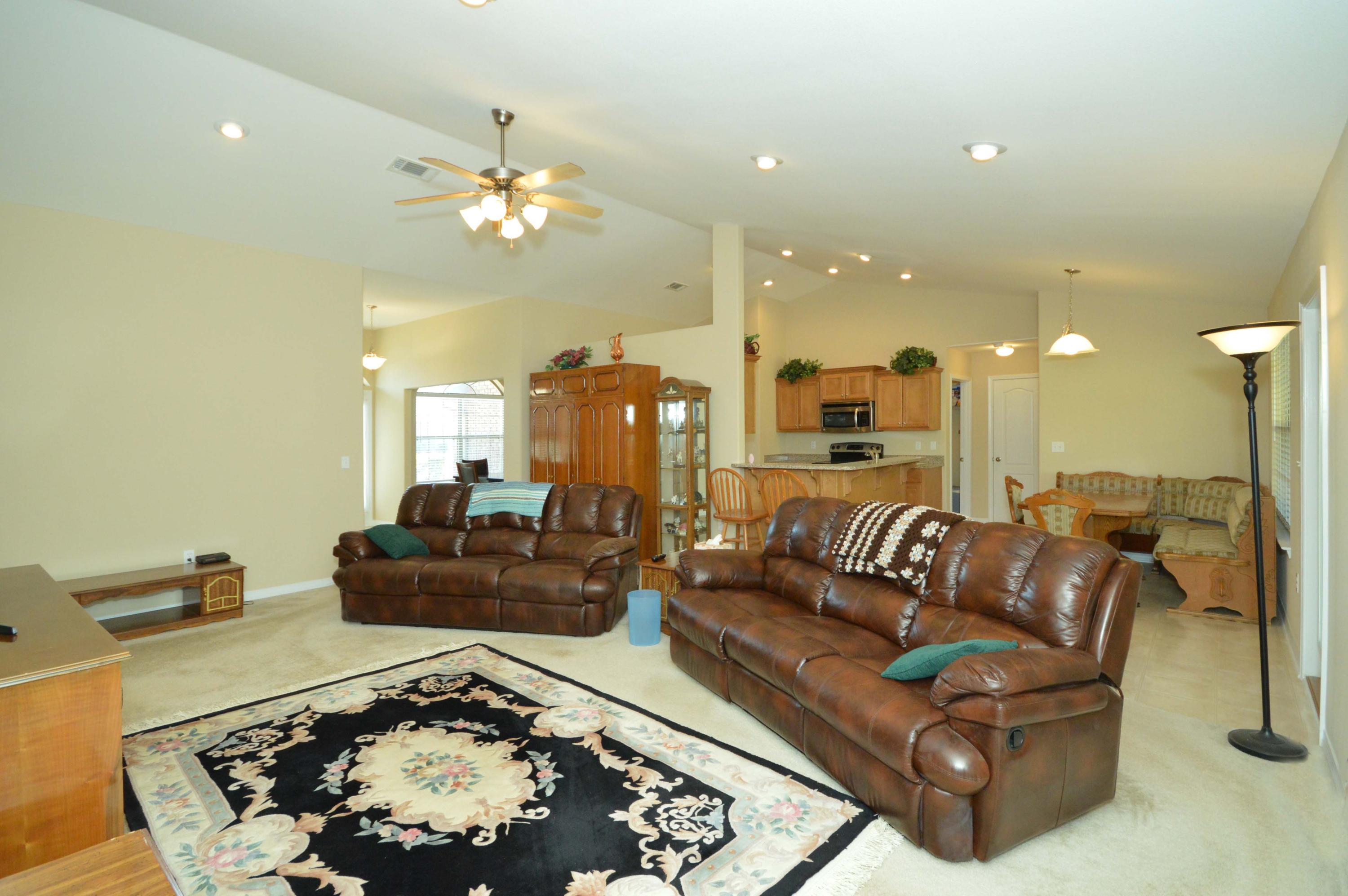 CREETWOOD VILLAGE - Residential