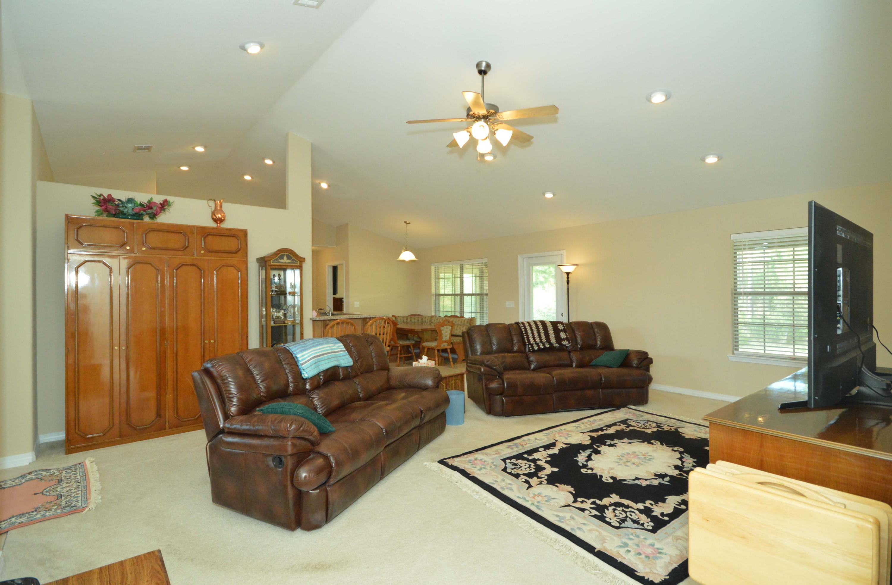 CREETWOOD VILLAGE - Residential