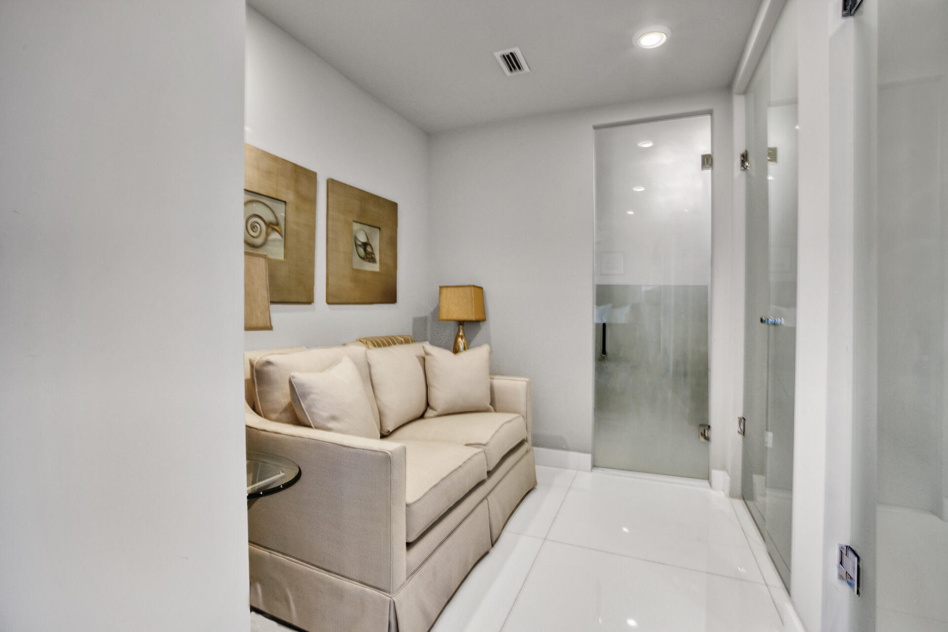 EAST PASS TOWERS CONDO PH 2 - Residential
