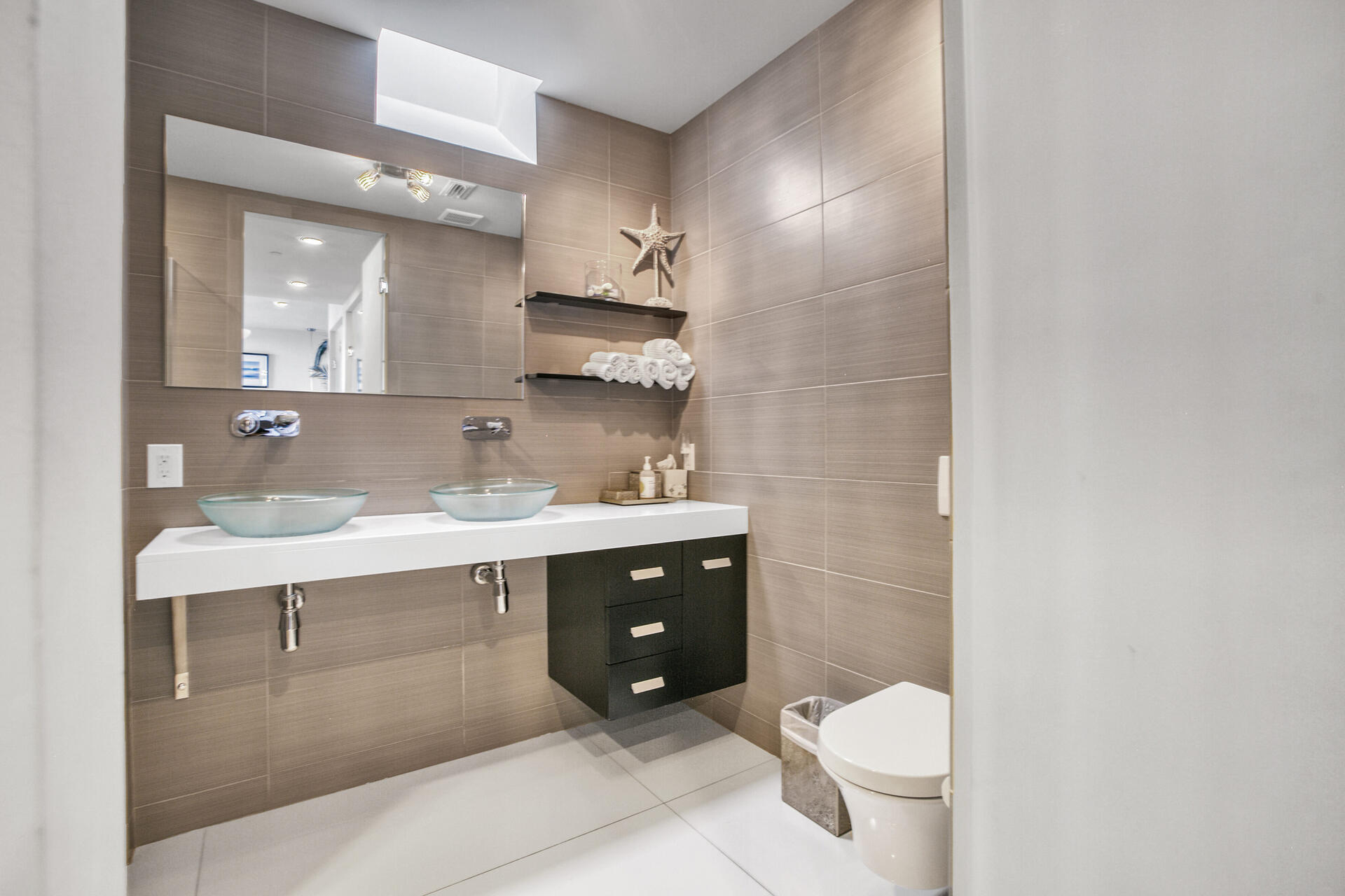 EAST PASS TOWERS CONDO PH 2 - Residential