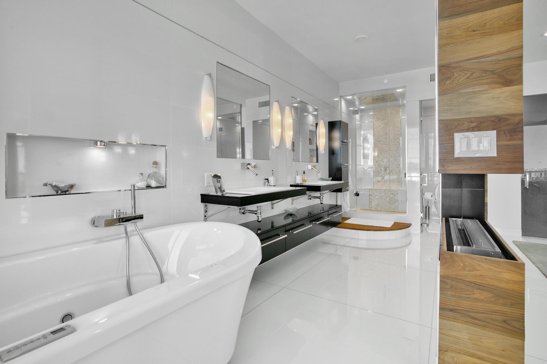 EAST PASS TOWERS CONDO PH 2 - Residential