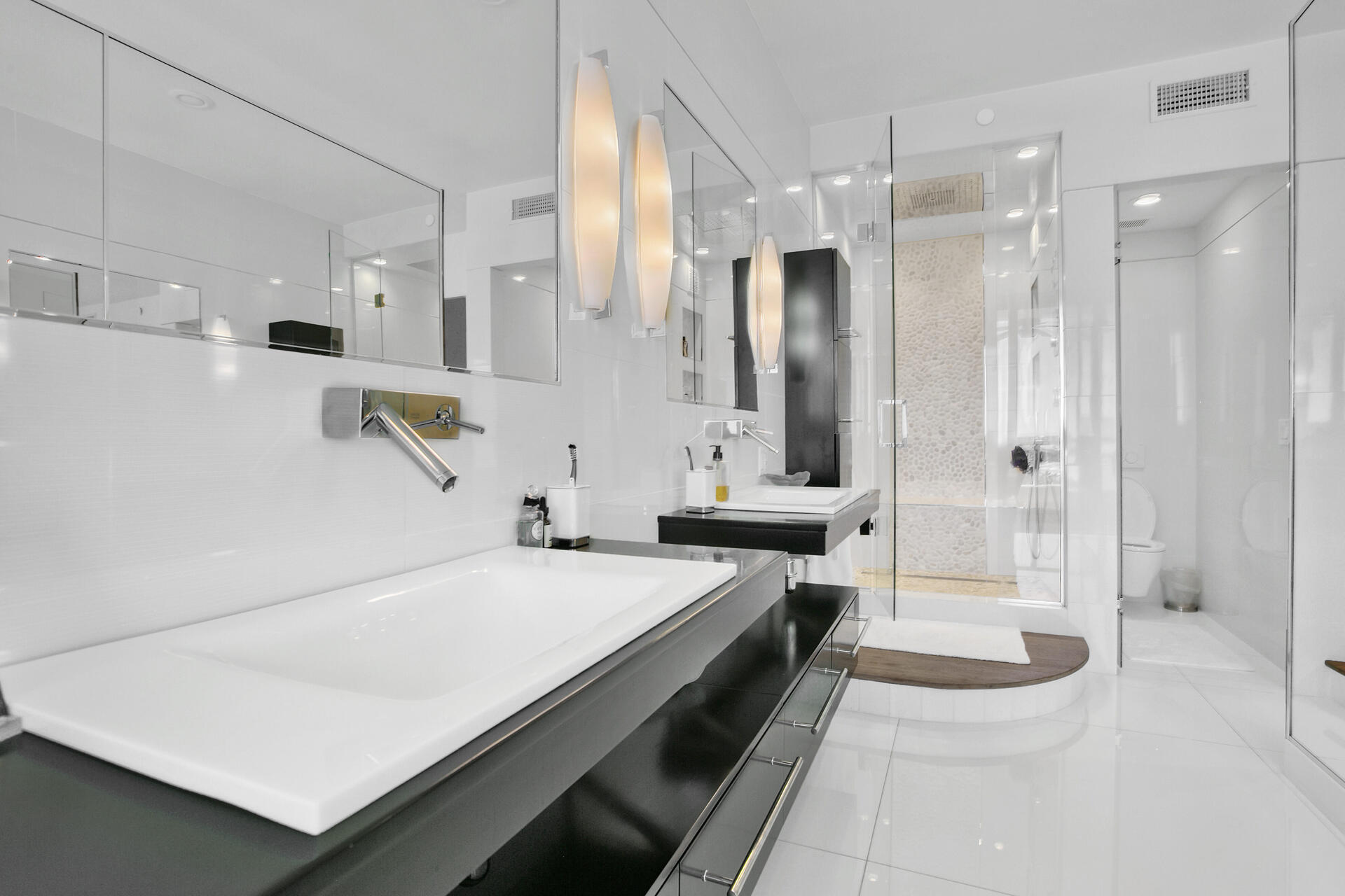 EAST PASS TOWERS CONDO PH 2 - Residential