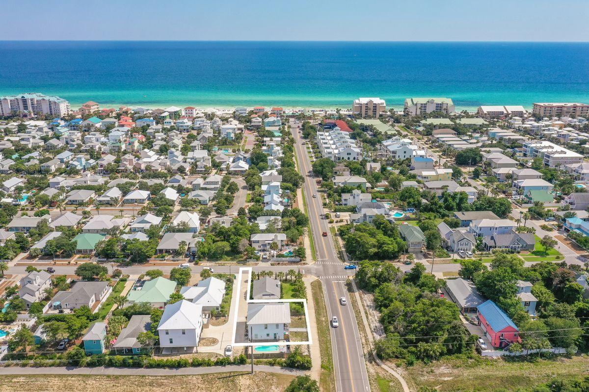 CRYSTAL BEACH - Residential