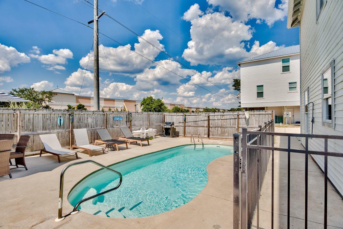 CRYSTAL BEACH - Residential