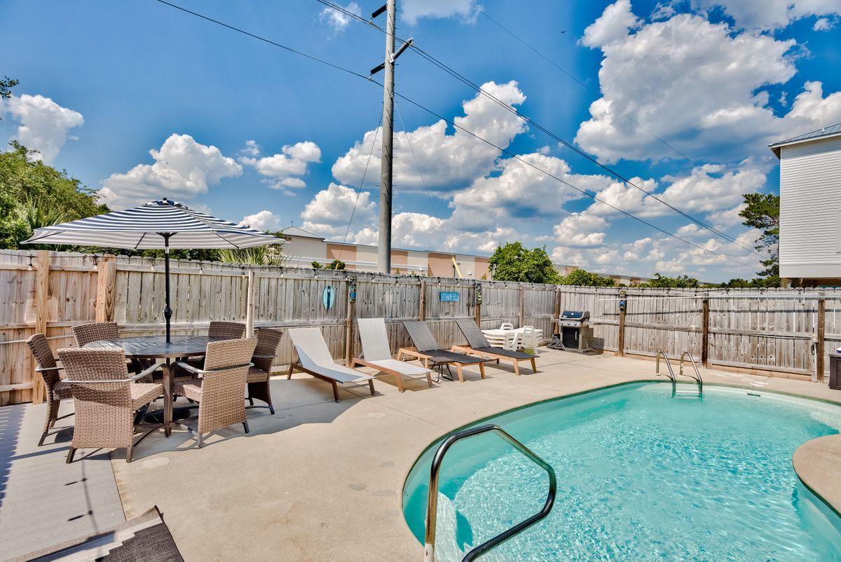 CRYSTAL BEACH - Residential