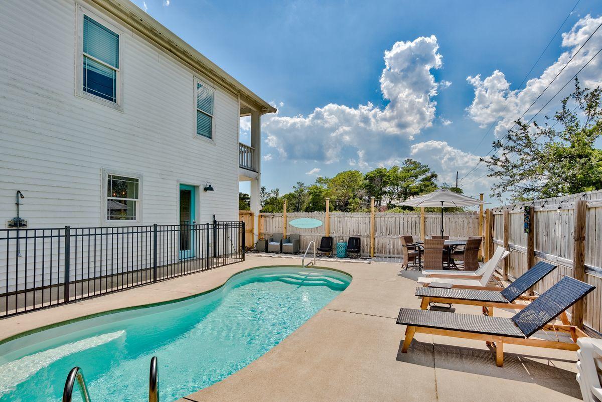 CRYSTAL BEACH - Residential