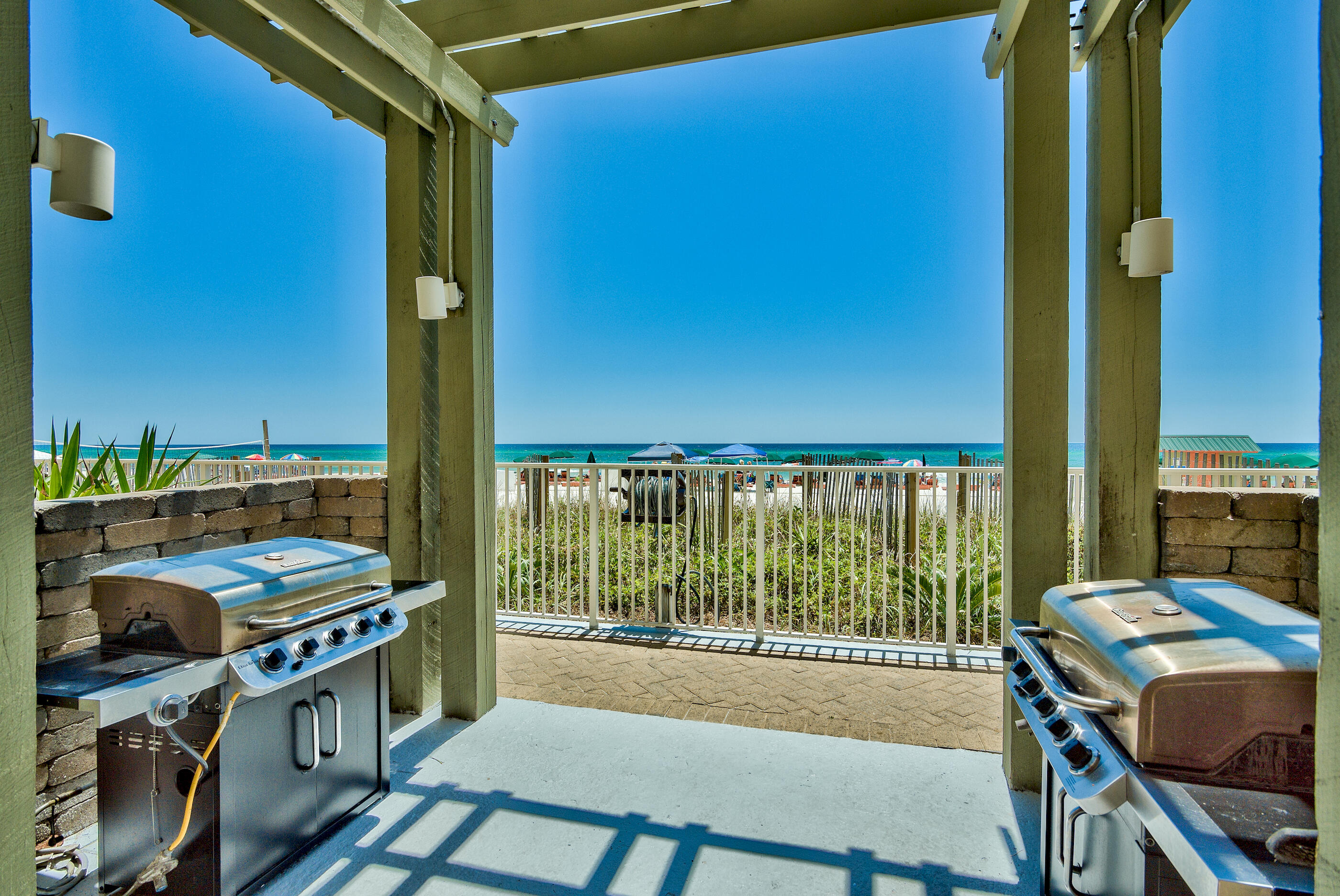 EMERALD ISLE - Residential