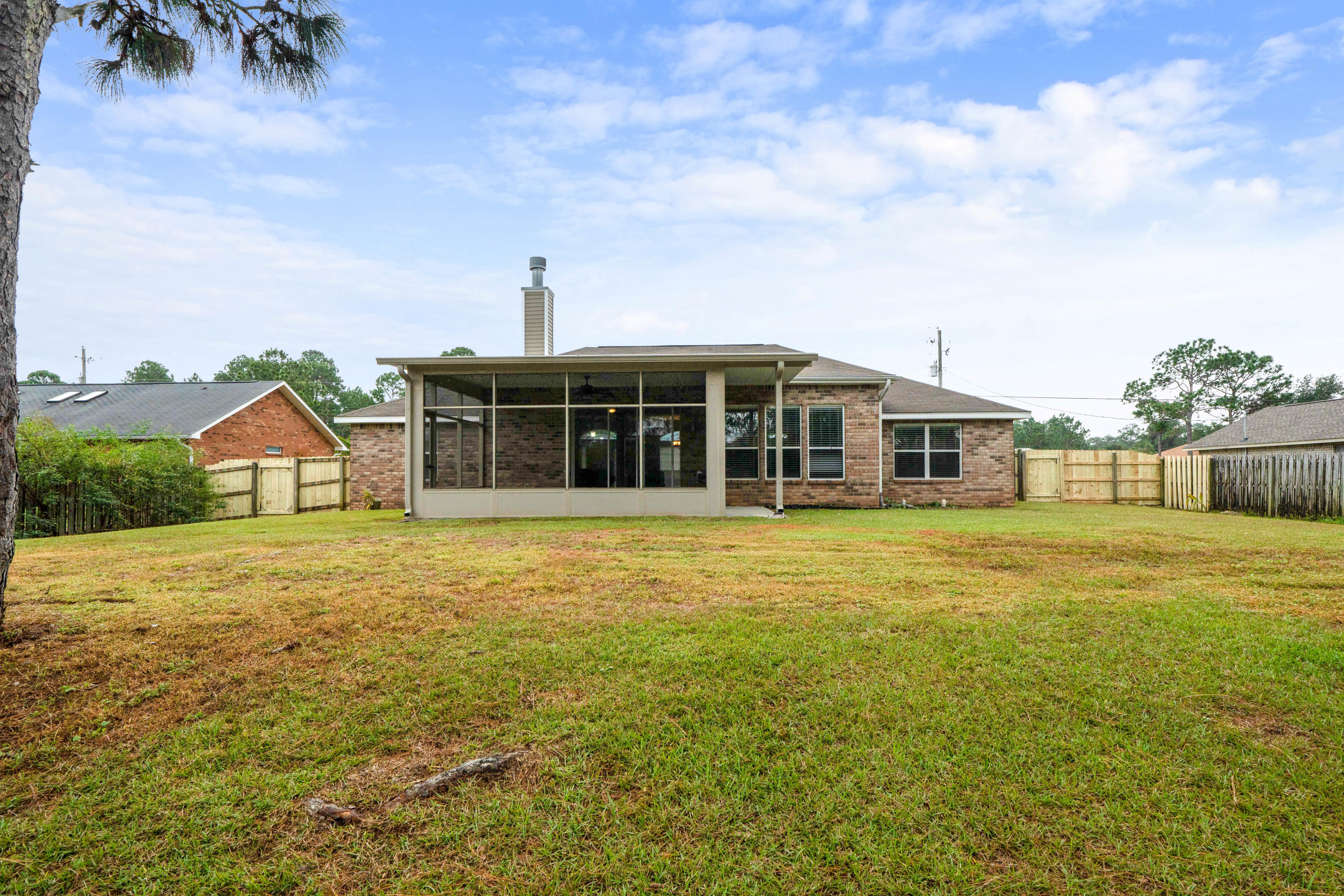 HOLLEY BY THE SEA - Residential