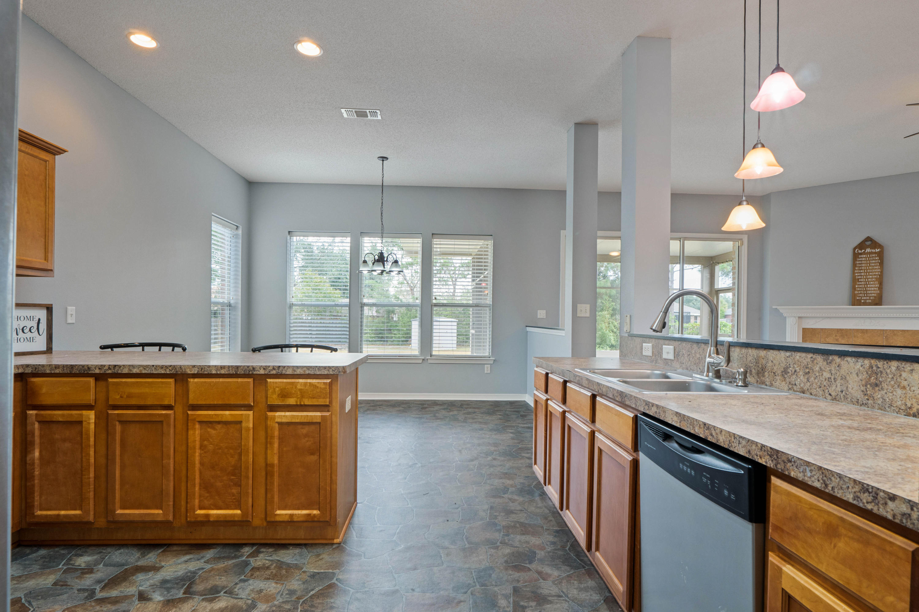 HOLLEY BY THE SEA - Residential