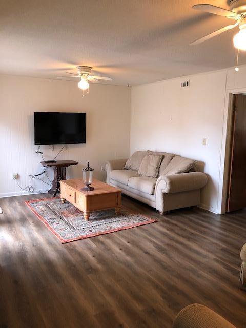 N 107.5 FT OF S 265 FT OF W 150 FT OF SE 1/4 OF NE 1/4 OF NE 1/4 - Residential