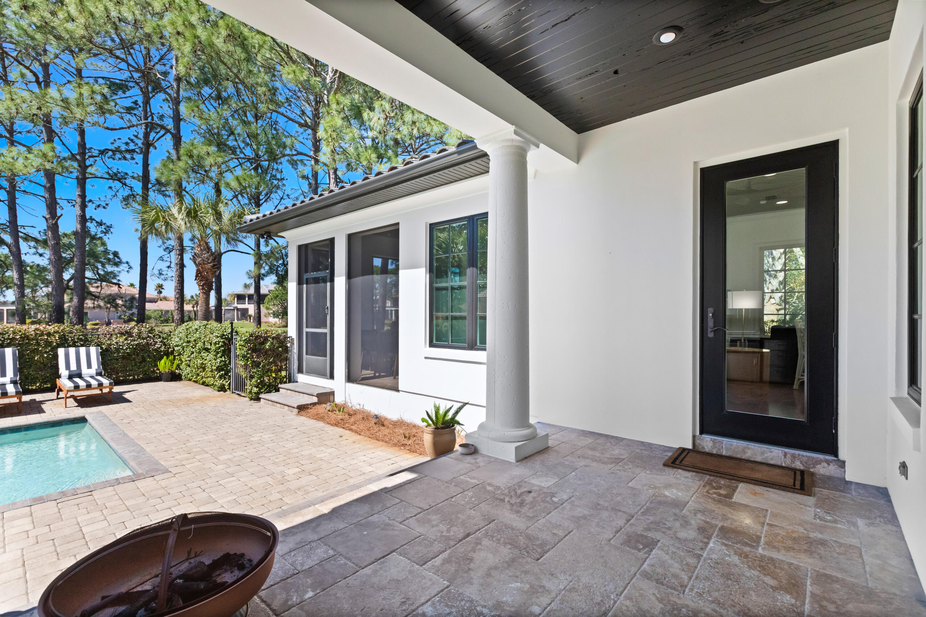 BURNT PINE - Residential