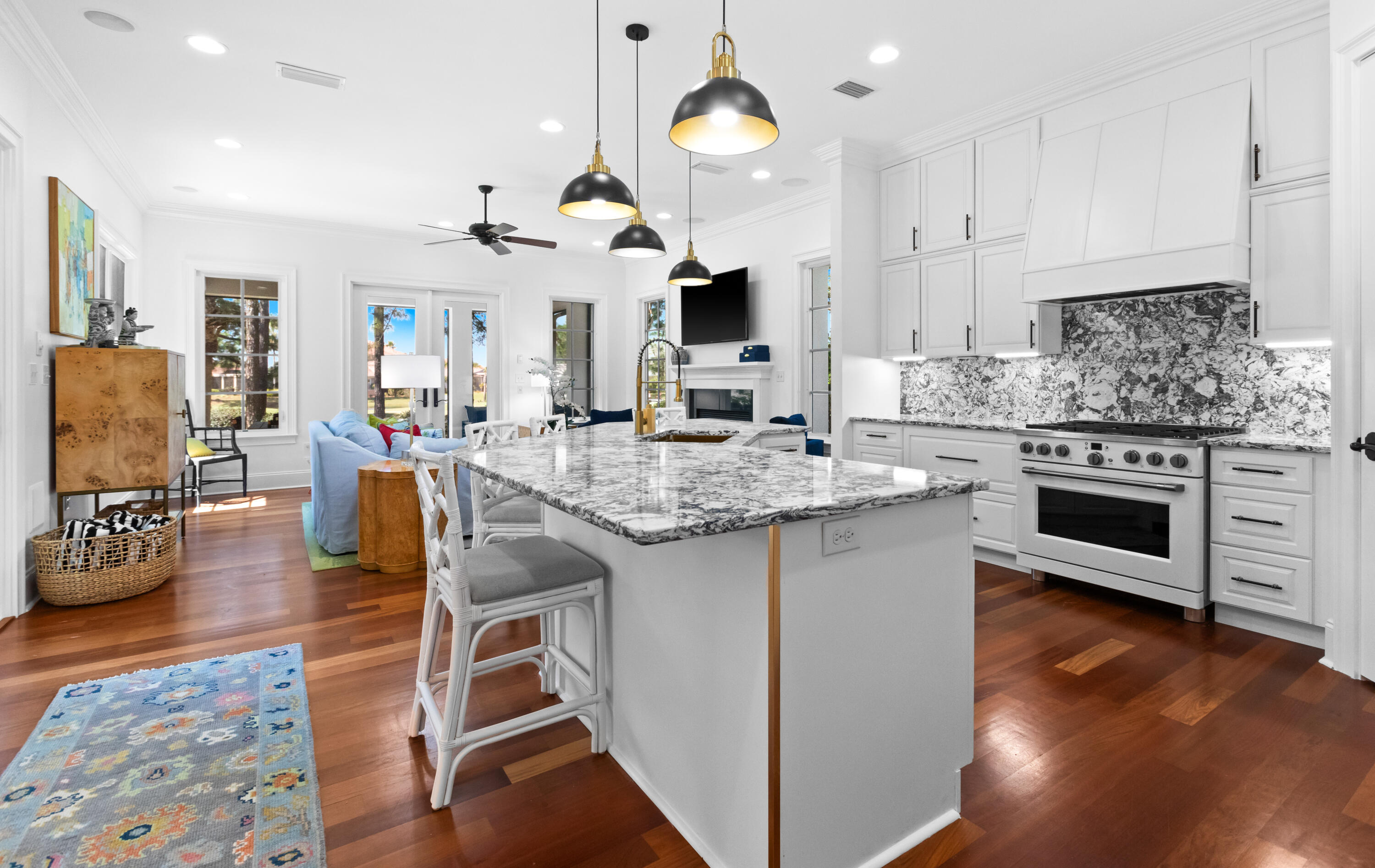 BURNT PINE - Residential