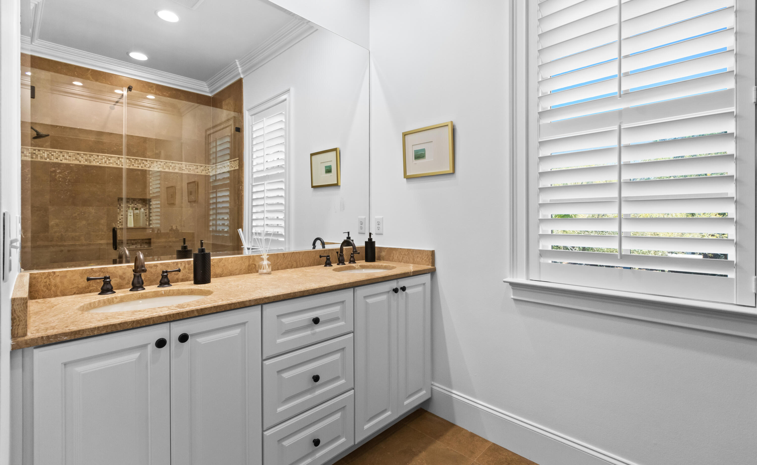 BURNT PINE - Residential