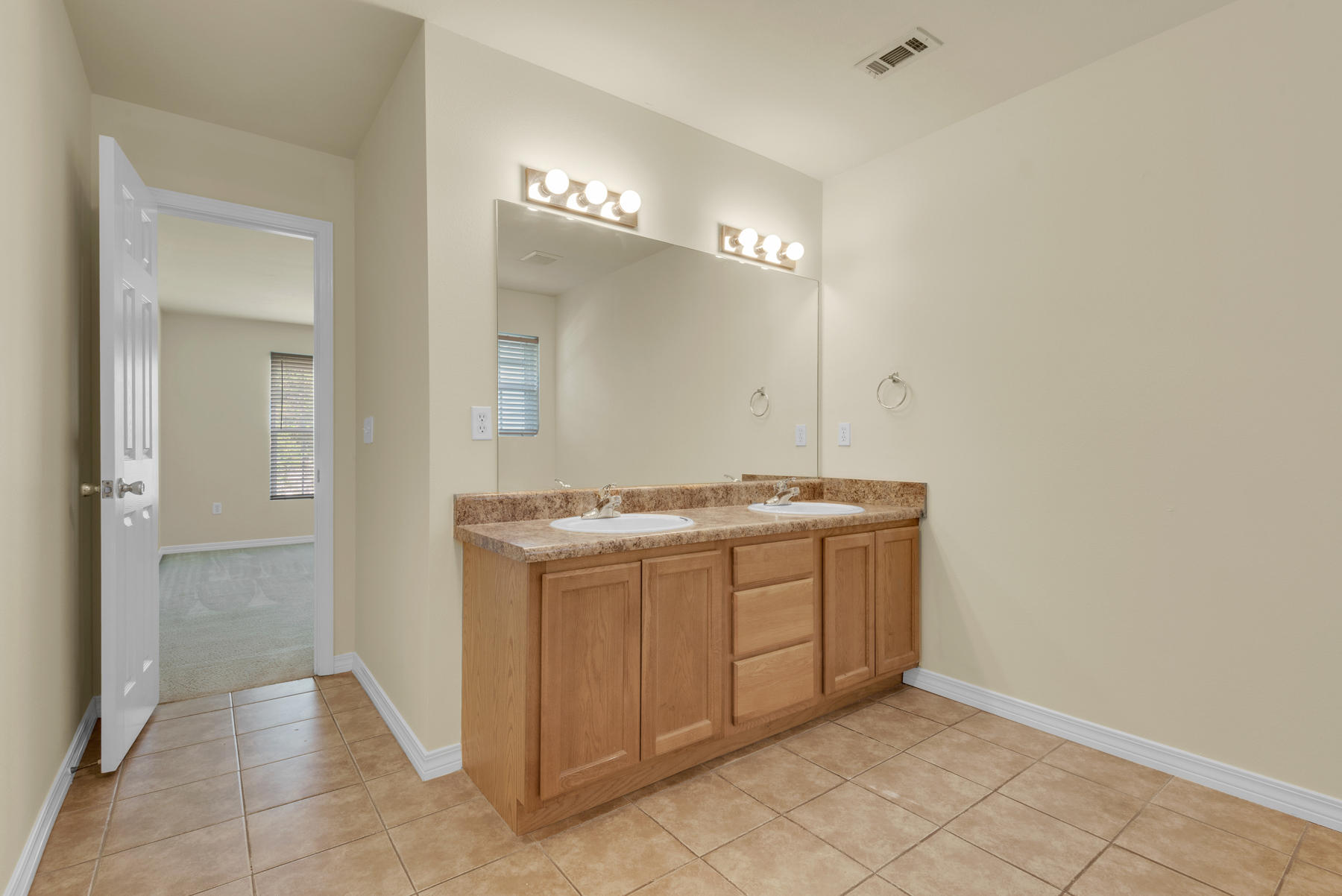 KING'S PORT TOWNHOMES - Residential