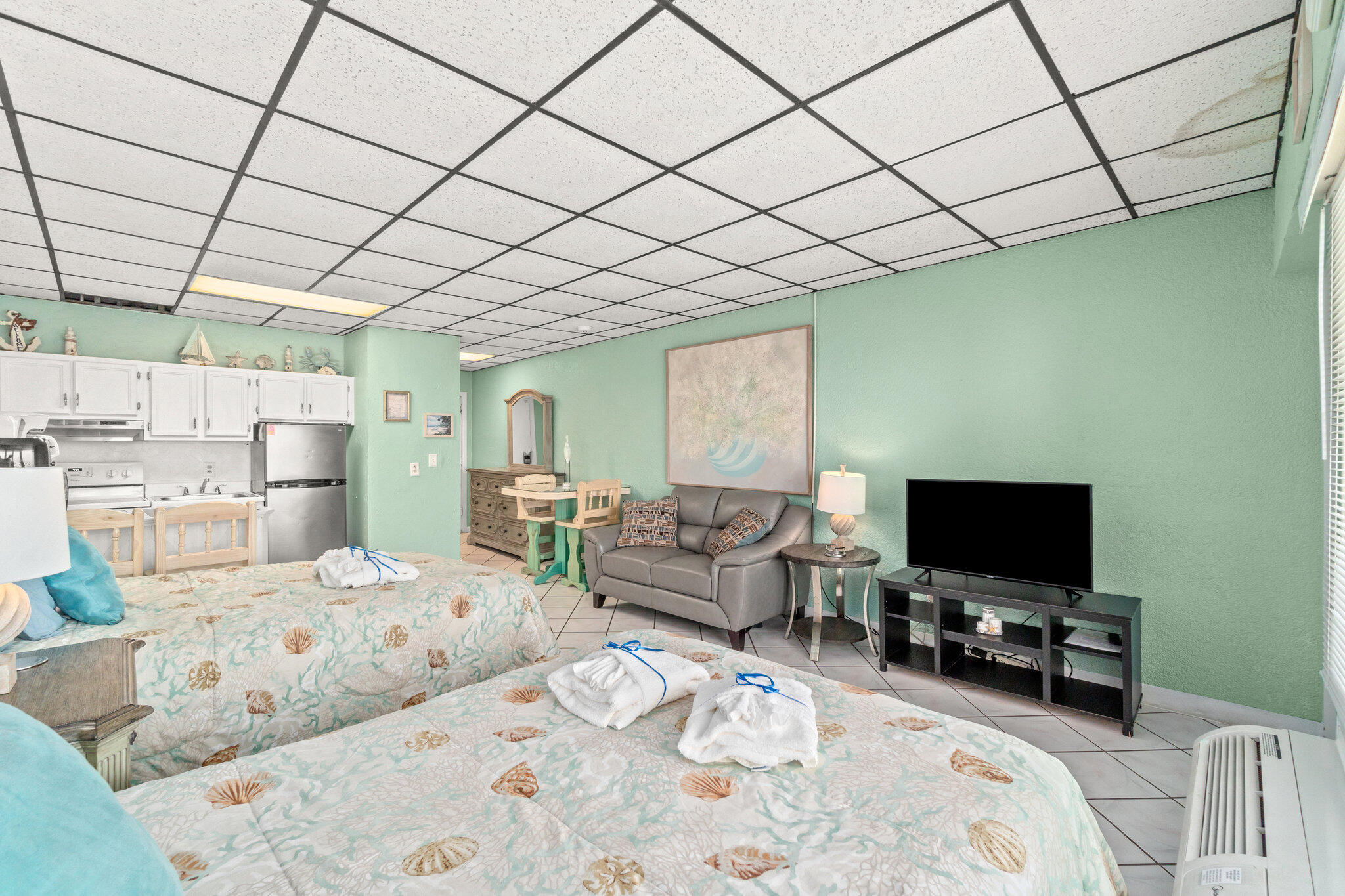 CONTINENTAL CONDO - Residential