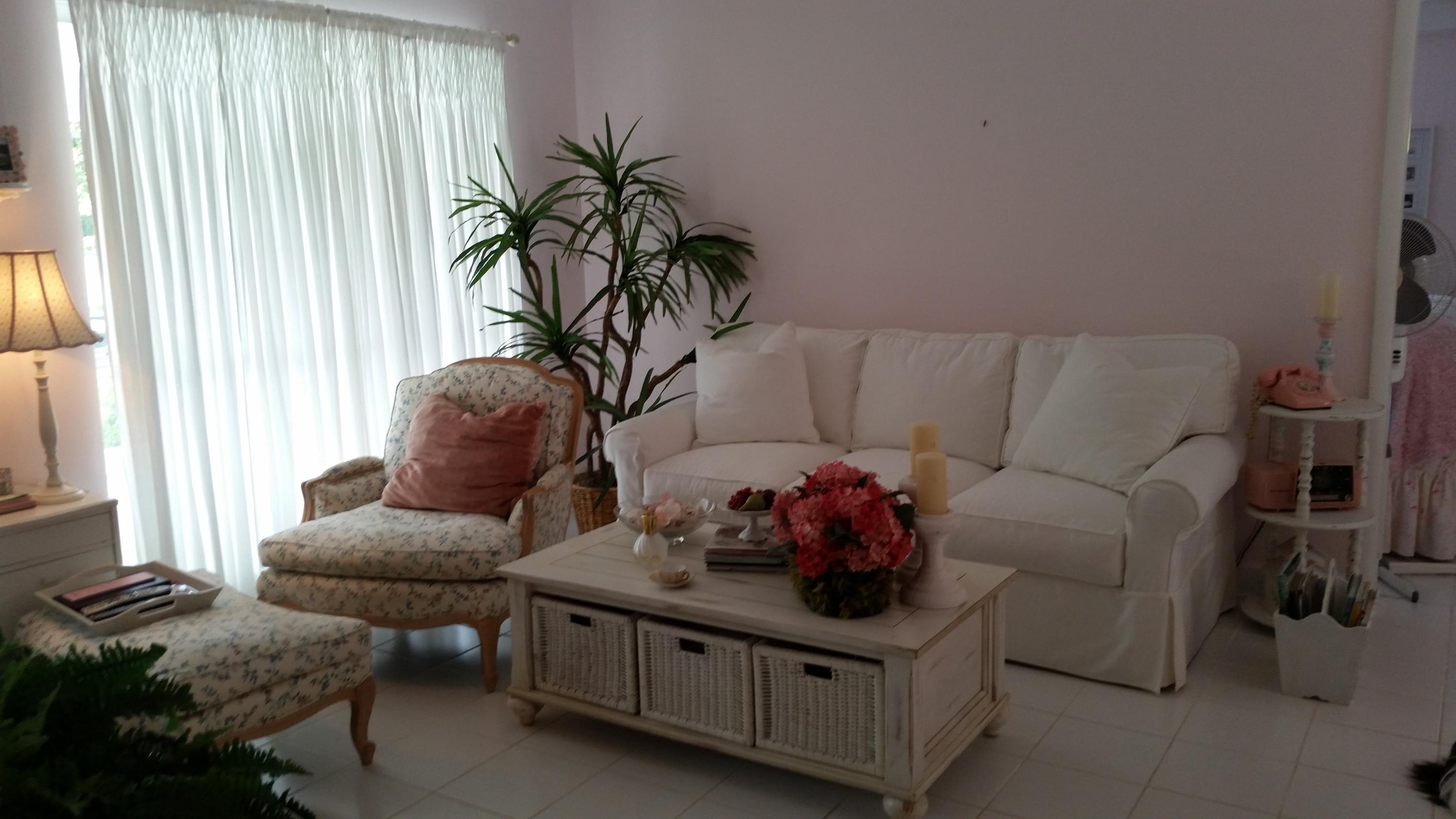 ELLIOTTS POINT - Residential