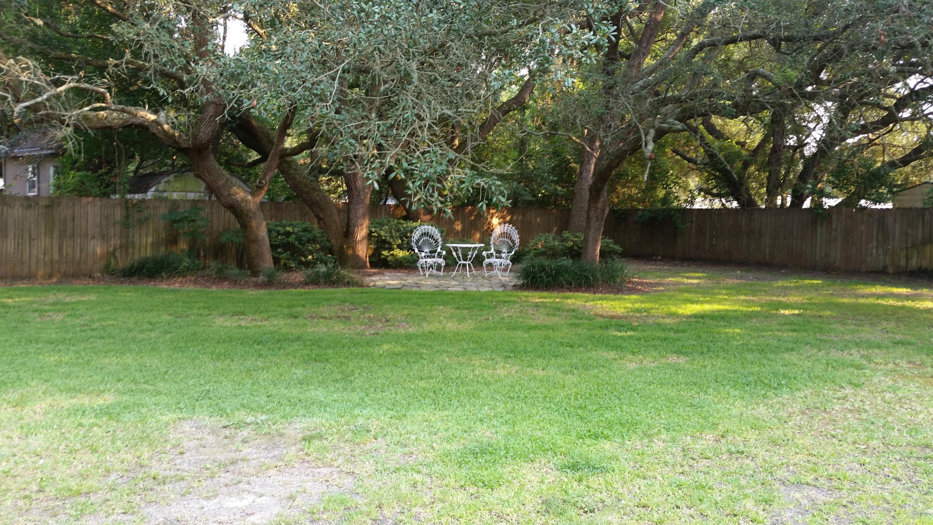 ELLIOTTS POINT - Residential