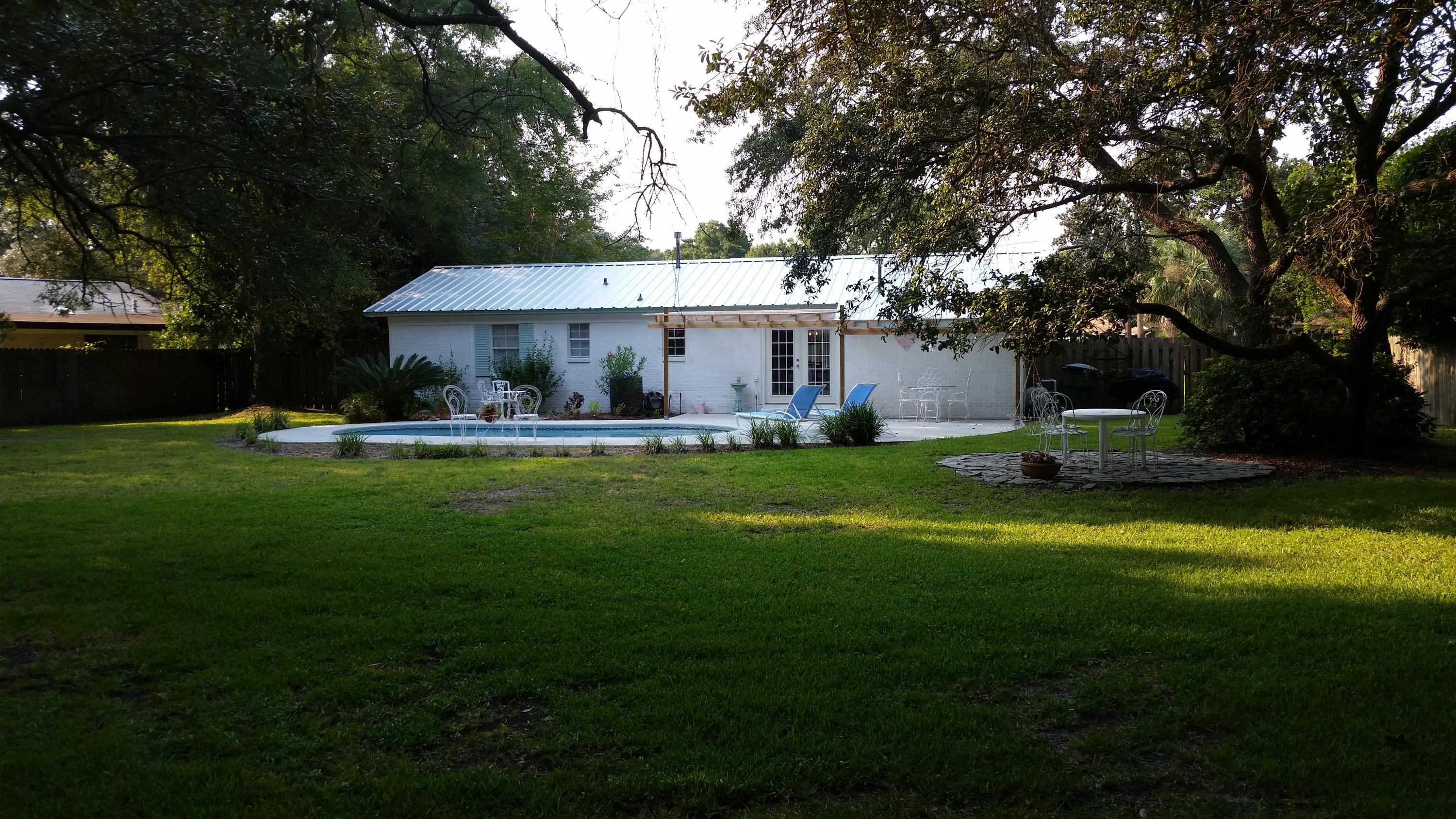 ELLIOTTS POINT - Residential