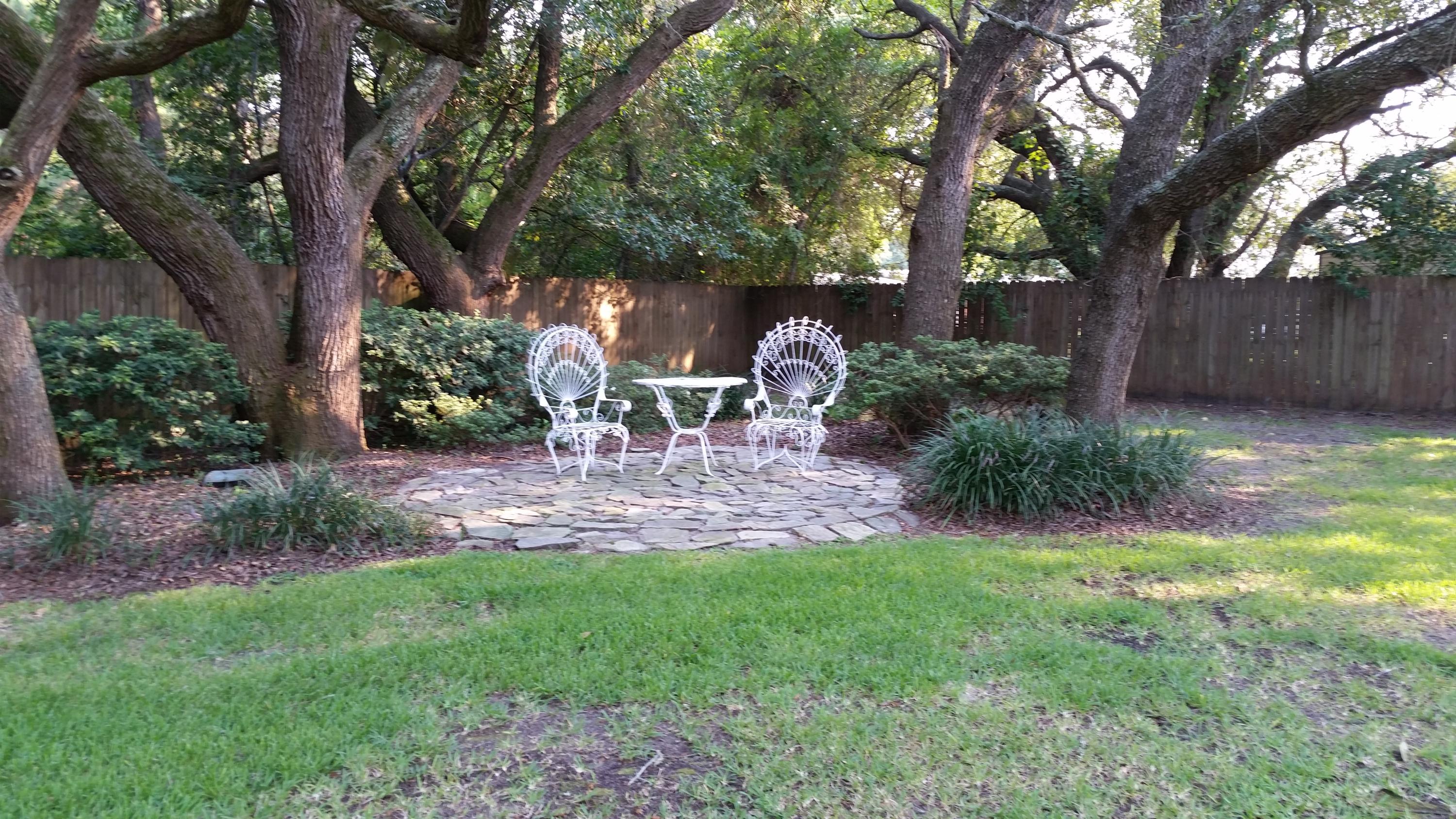 ELLIOTTS POINT - Residential