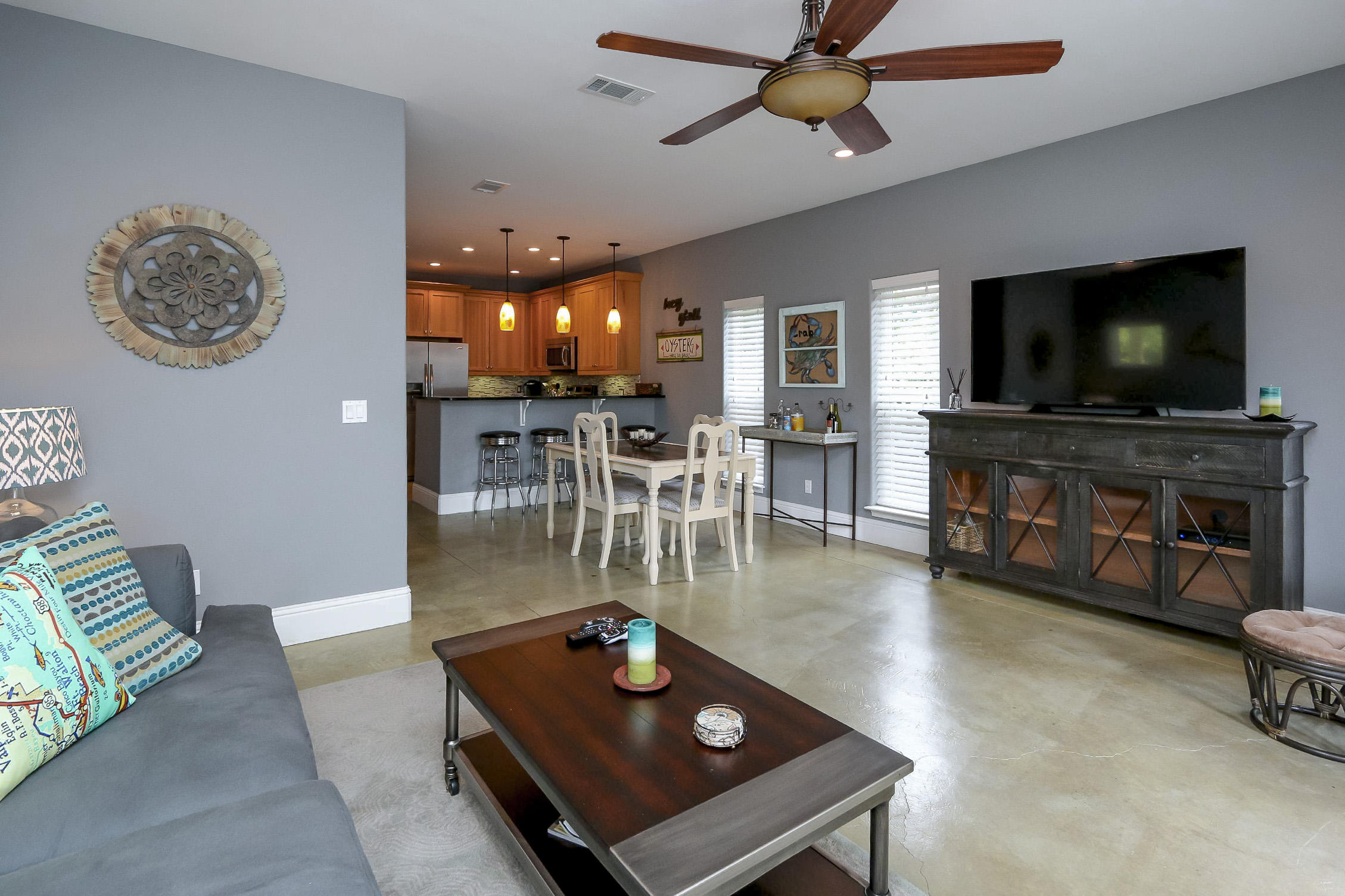 MAGNOLIA BEACH - Residential