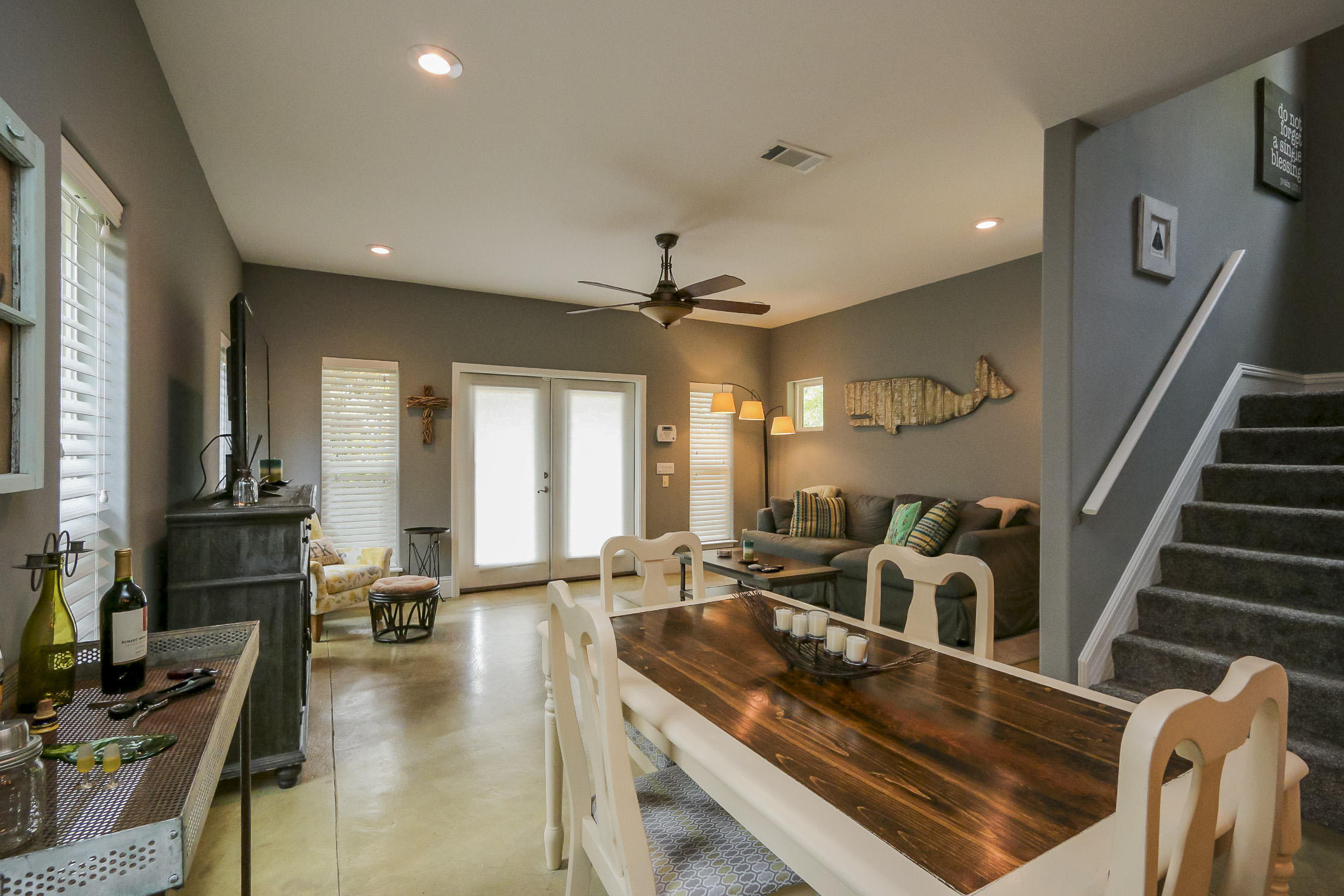 MAGNOLIA BEACH - Residential