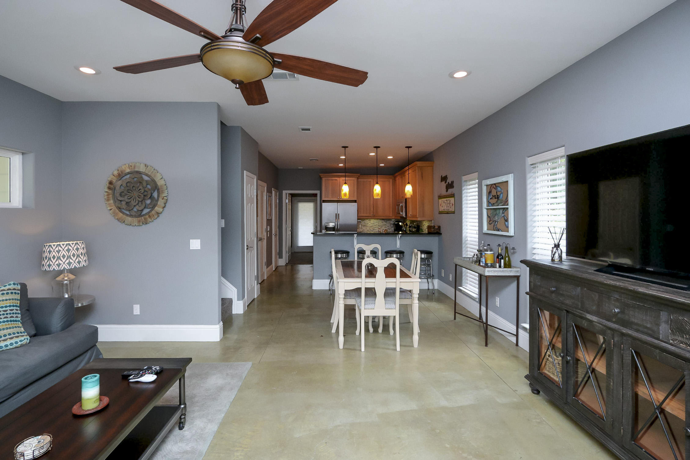 MAGNOLIA BEACH - Residential