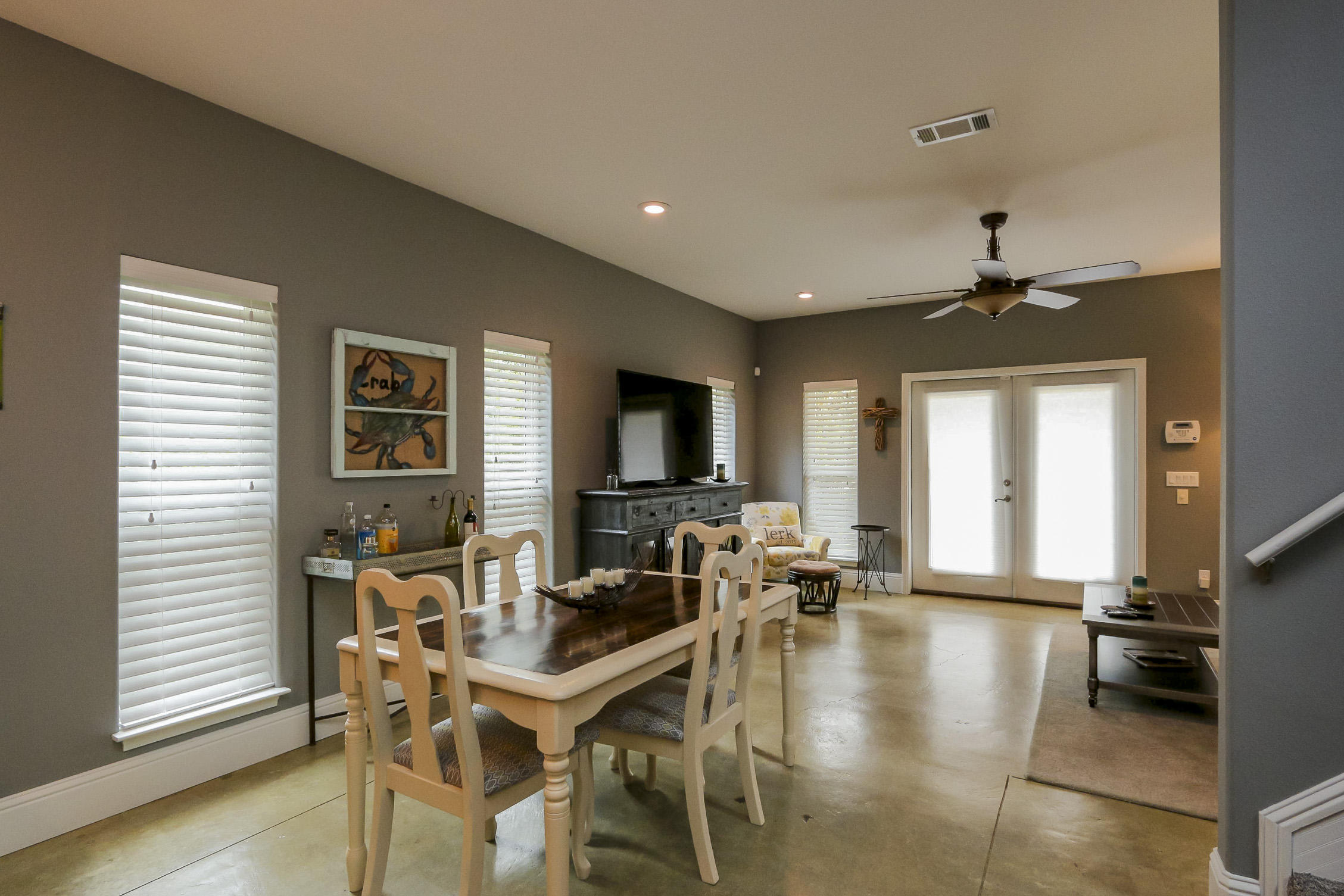 MAGNOLIA BEACH - Residential