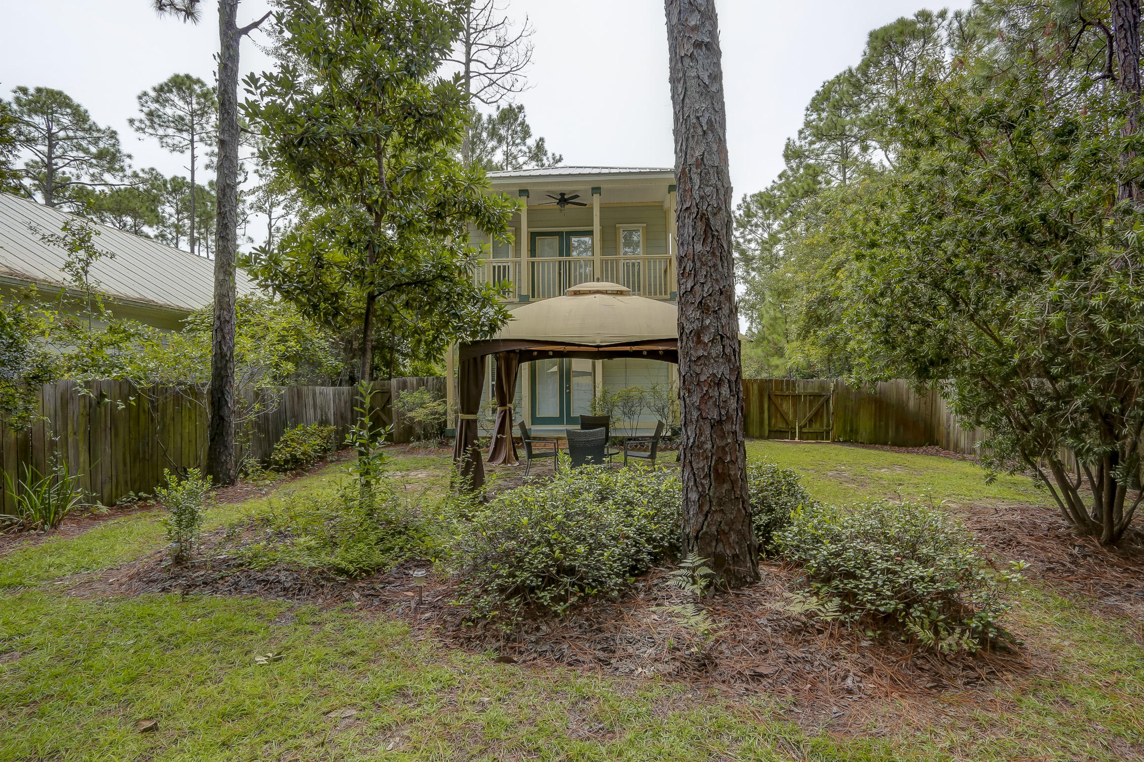 MAGNOLIA BEACH - Residential