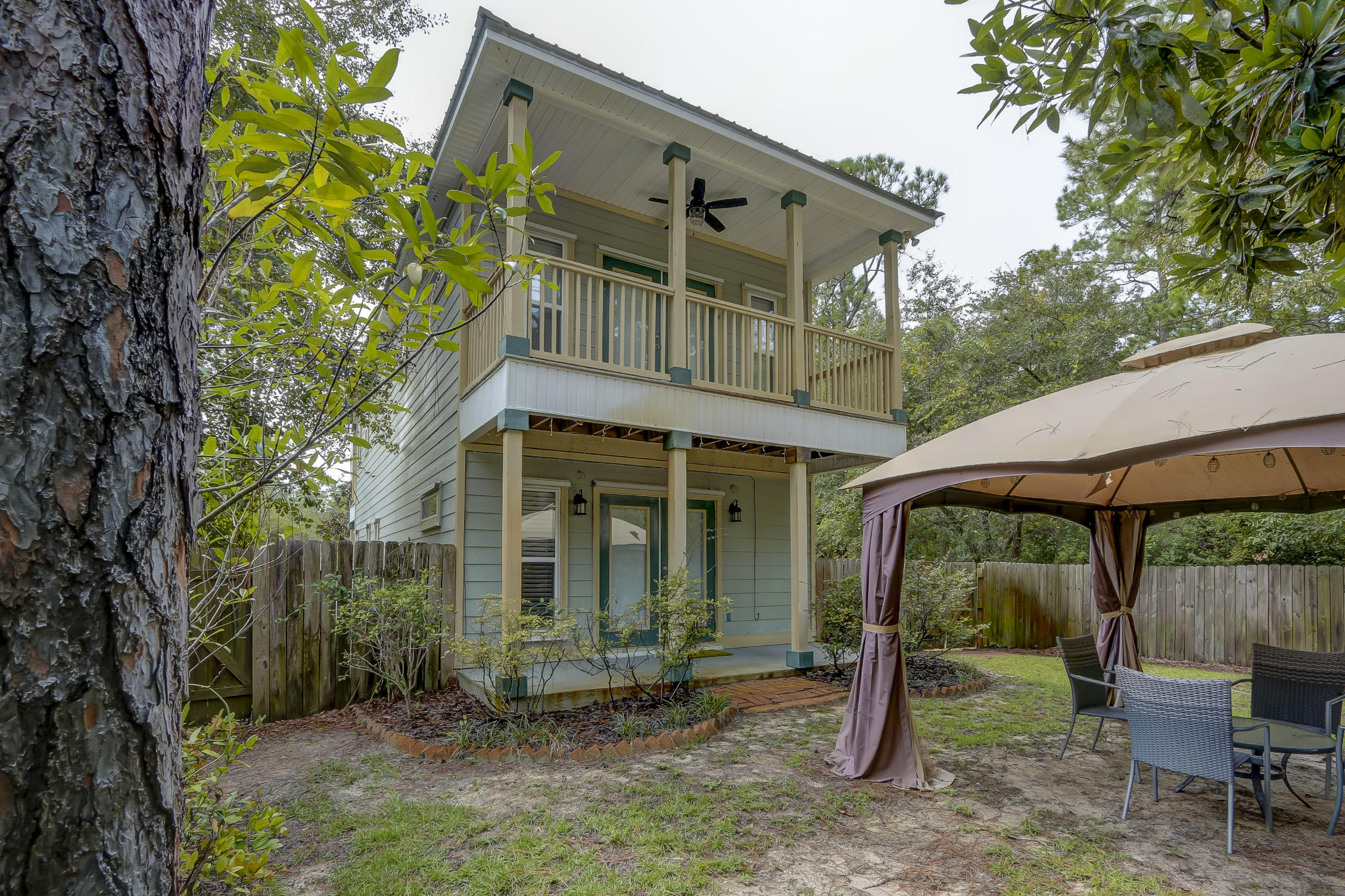 MAGNOLIA BEACH - Residential