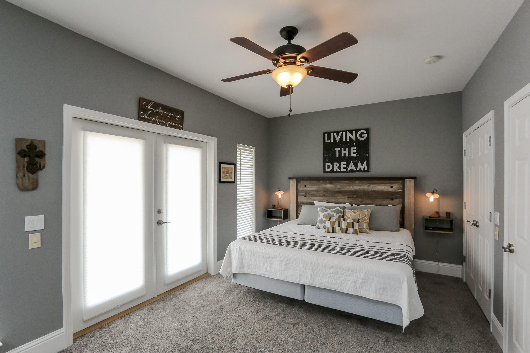 MAGNOLIA BEACH - Residential