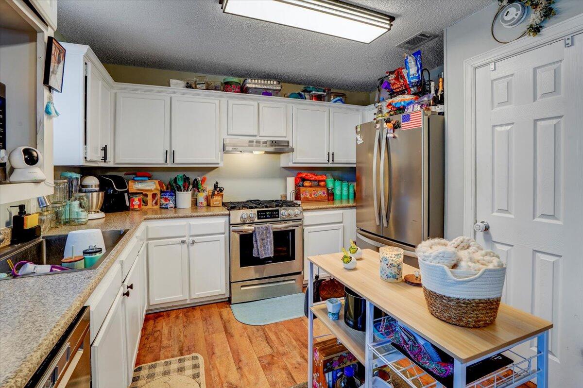 FOX DEN VILLAGES - Residential