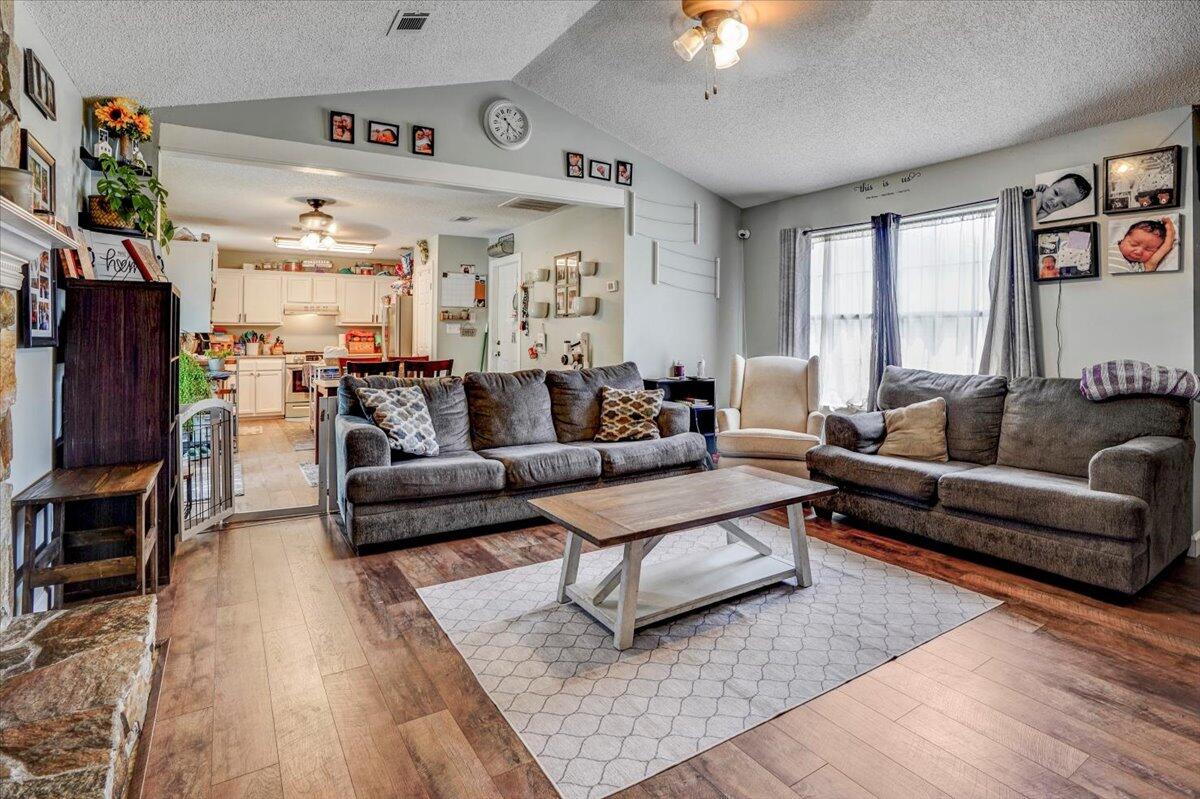 FOX DEN VILLAGES - Residential