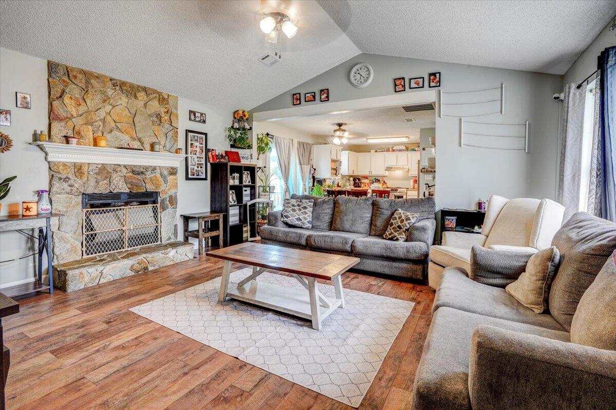 FOX DEN VILLAGES - Residential