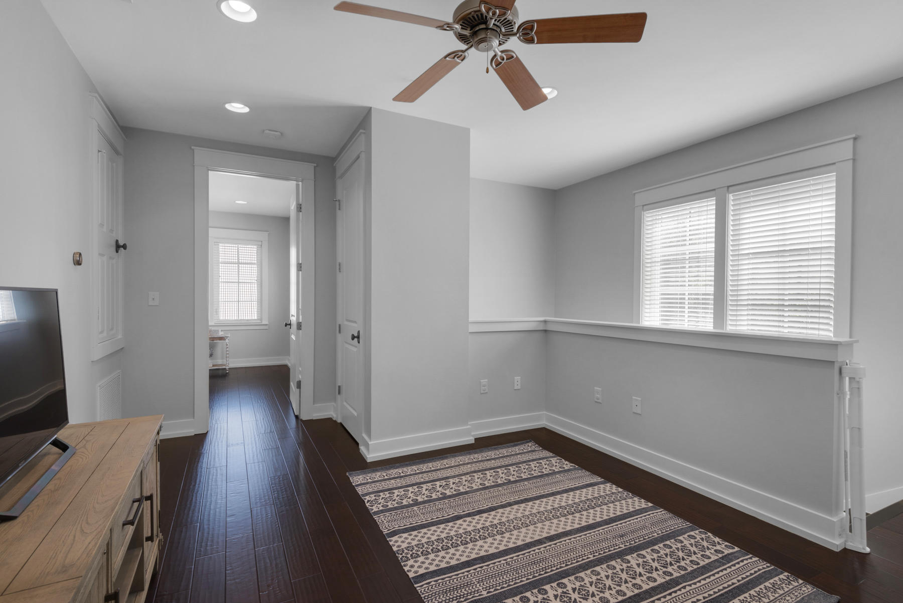 CARSON OAKS - Residential