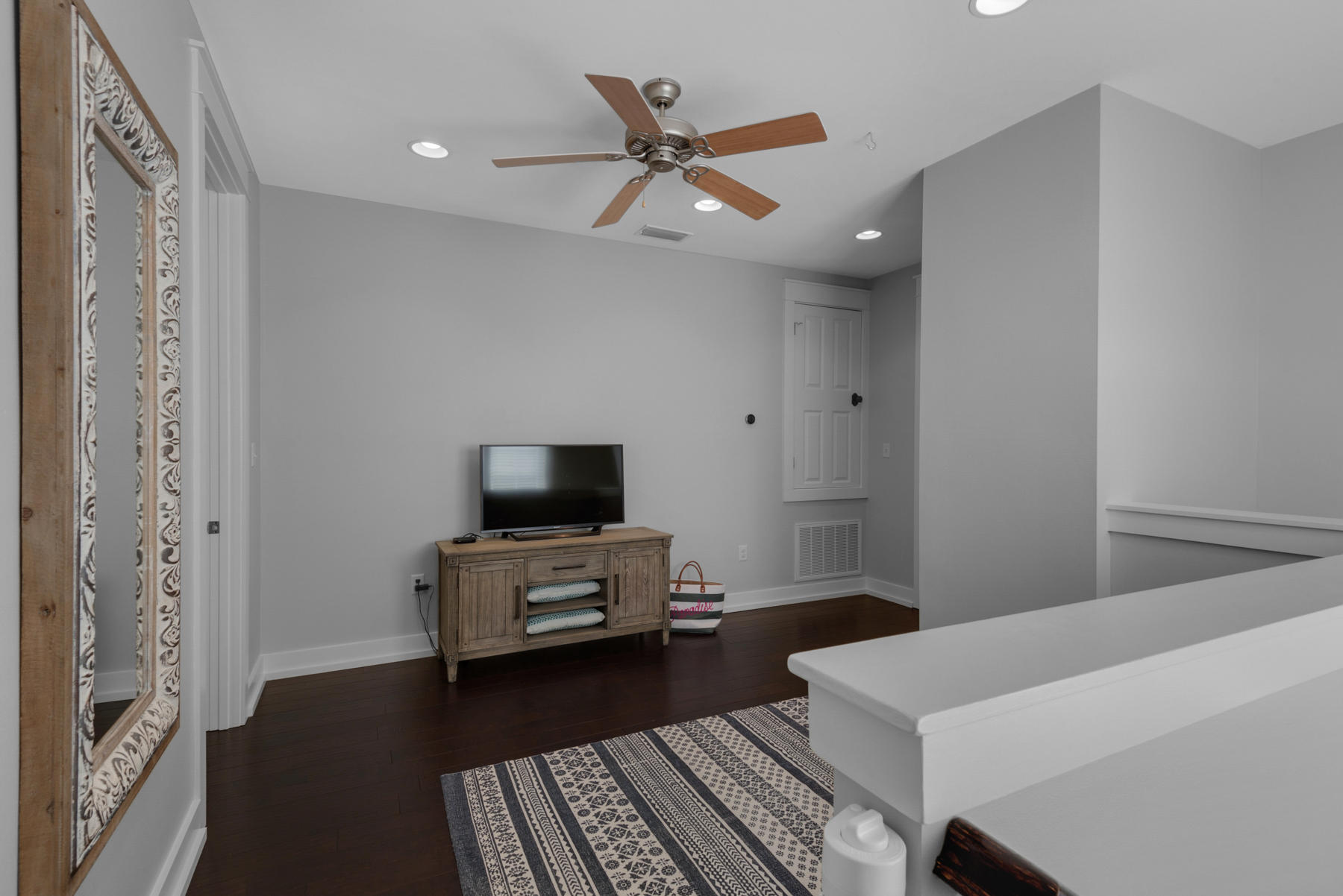 CARSON OAKS - Residential