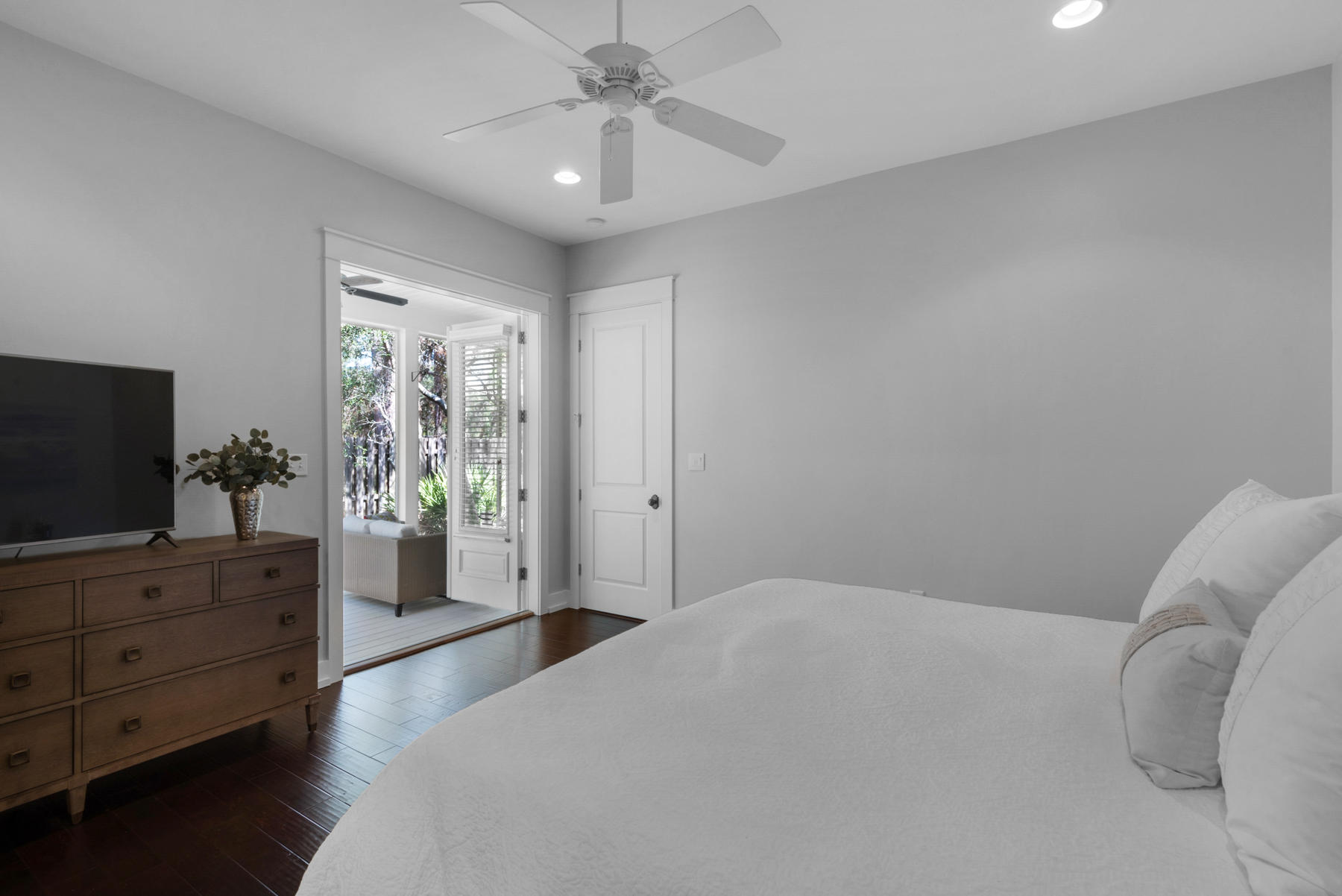 CARSON OAKS - Residential