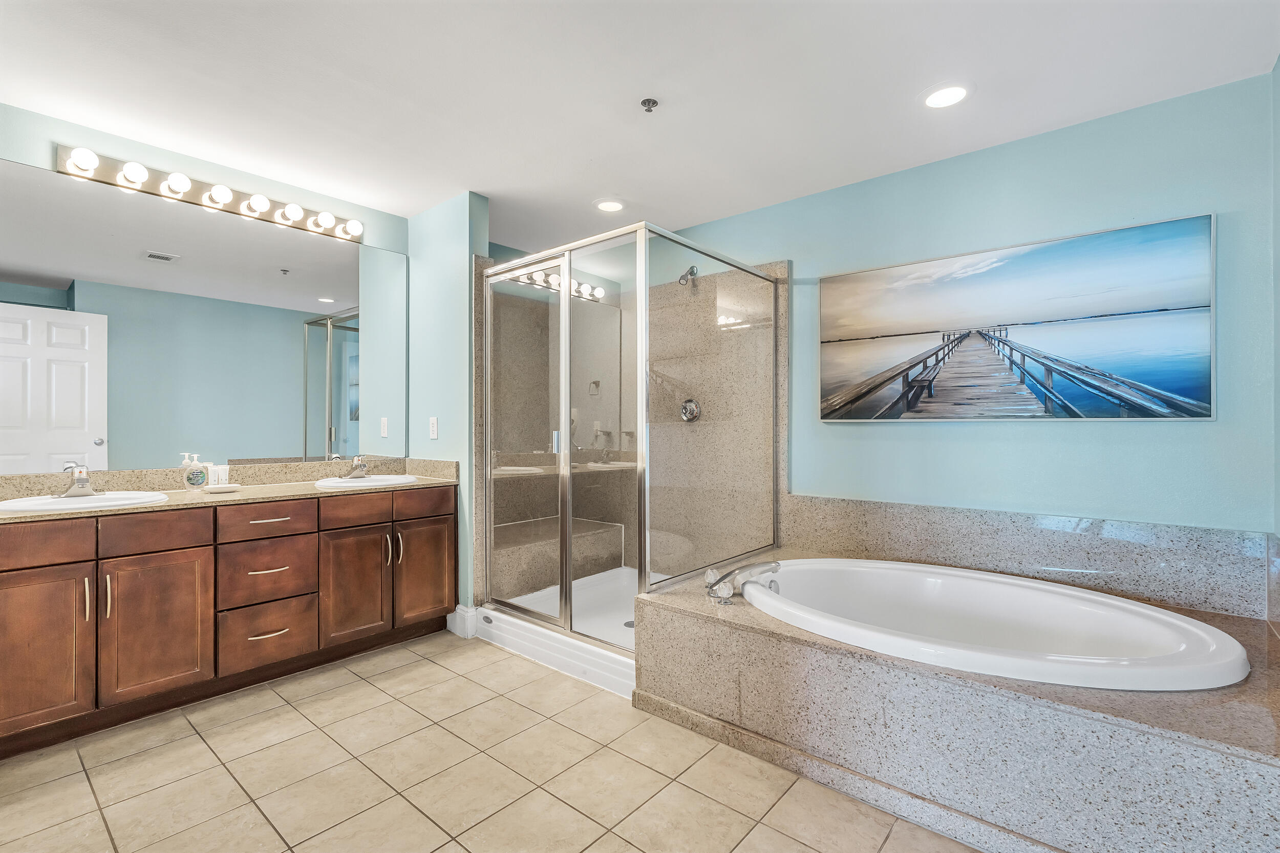 Laketown Wharf - Residential